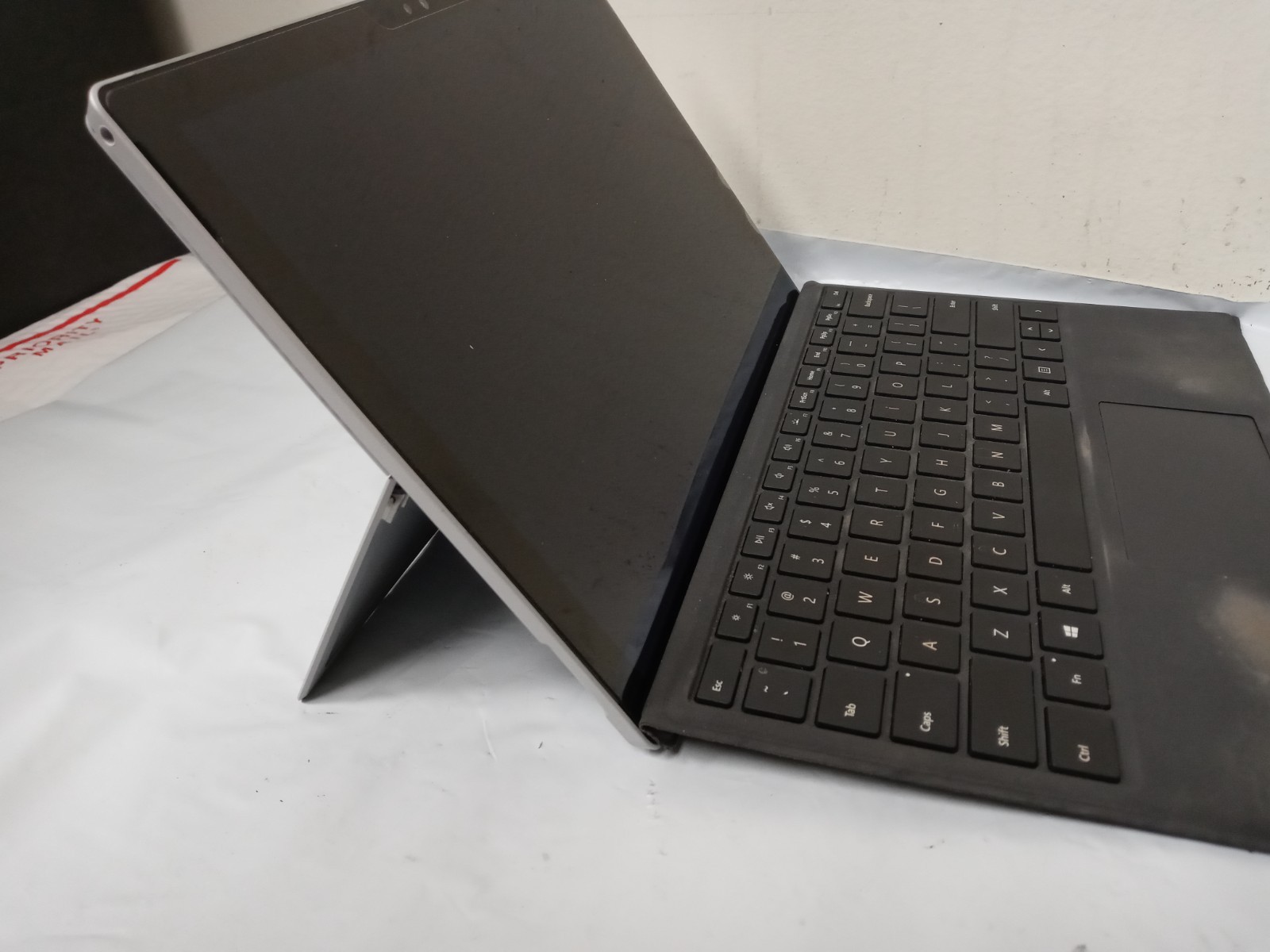 Microsoft Surface Pro 4 1724 12.3″ i5-6300U 8GB 256GB Win 10 w/ Keyboard NO AC