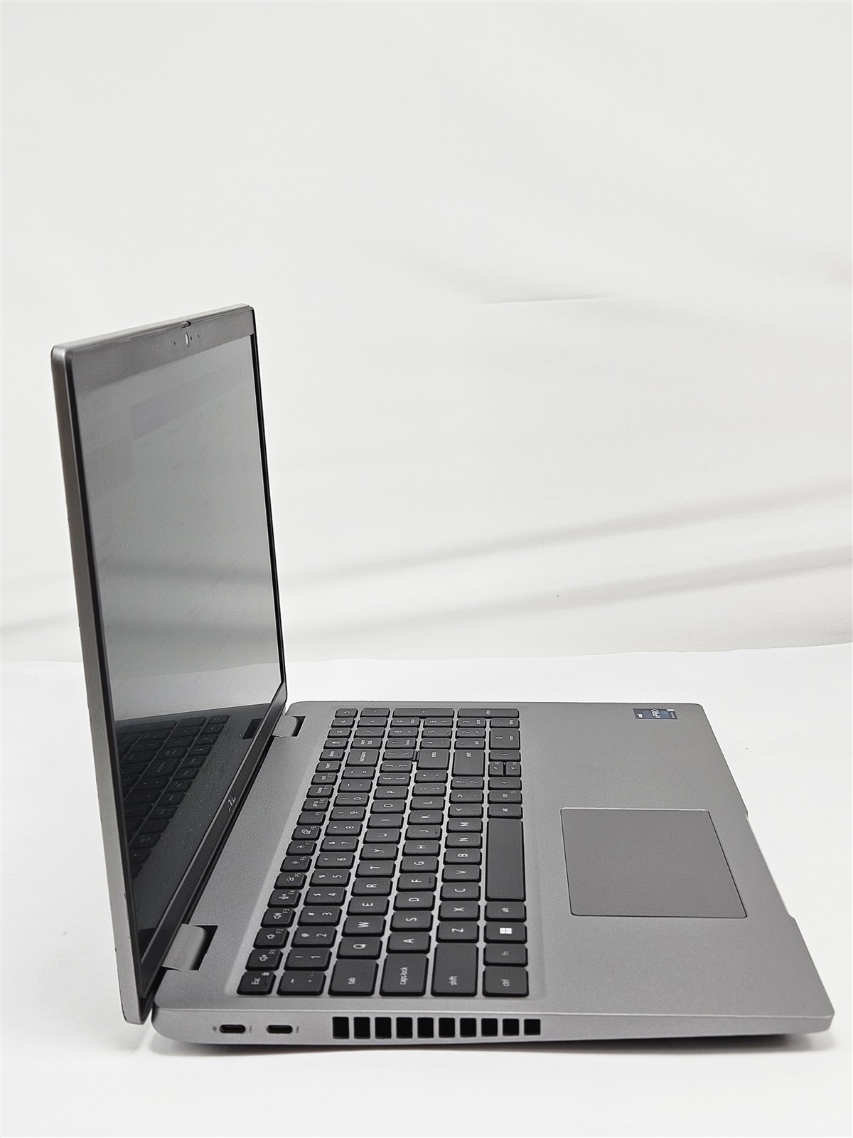 Dell Latitude 5530 15.6″ Intel Core i5-1235U 16GB 256GB SSD Intel UHD Graphics