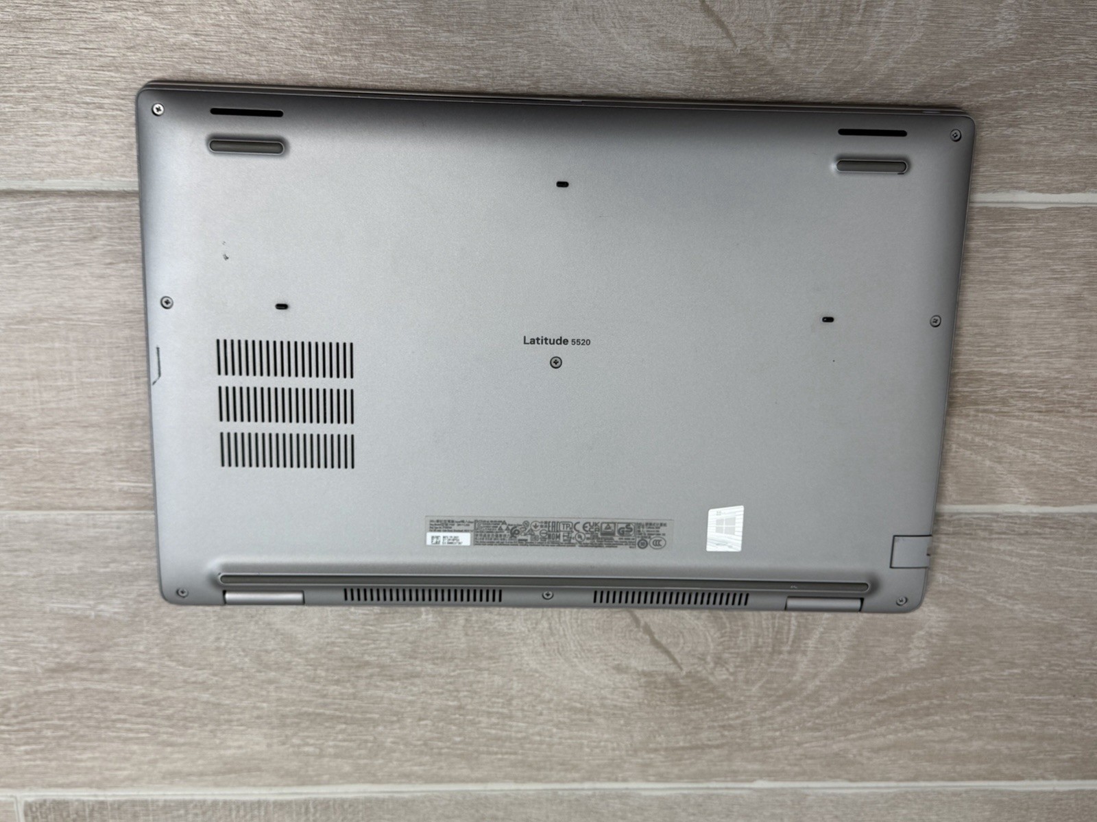 Dell Latitude 5520 15.6″ Core i7-1185G7 32GB RAM 512GB NVMe SSD Win-11