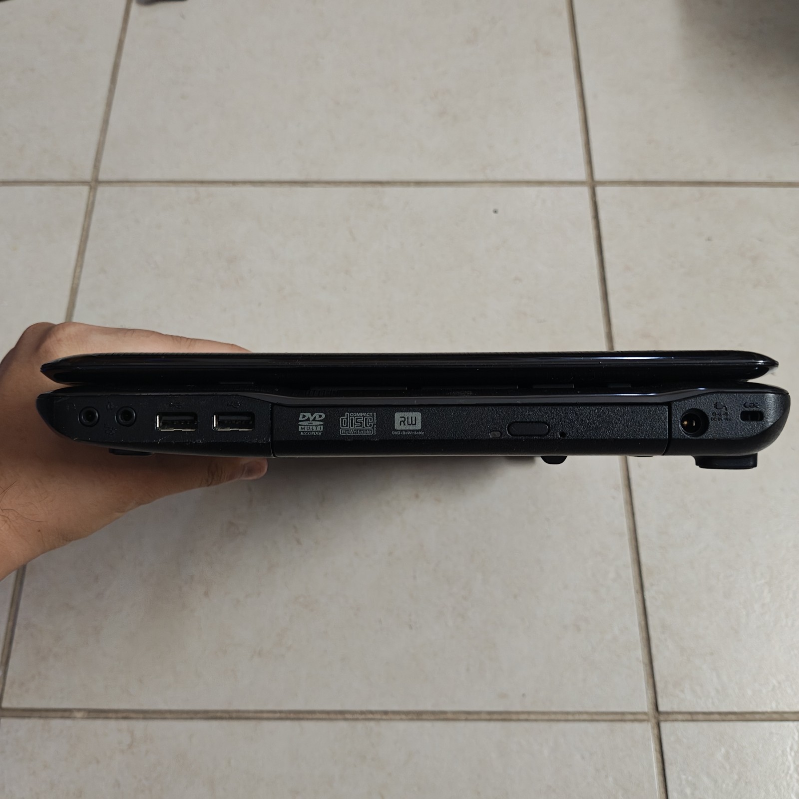 Toshiba Satellite P755-S5120 15.6″ Laptop – NO HDD/8GB RAM – BAD KEYBOARD #3903