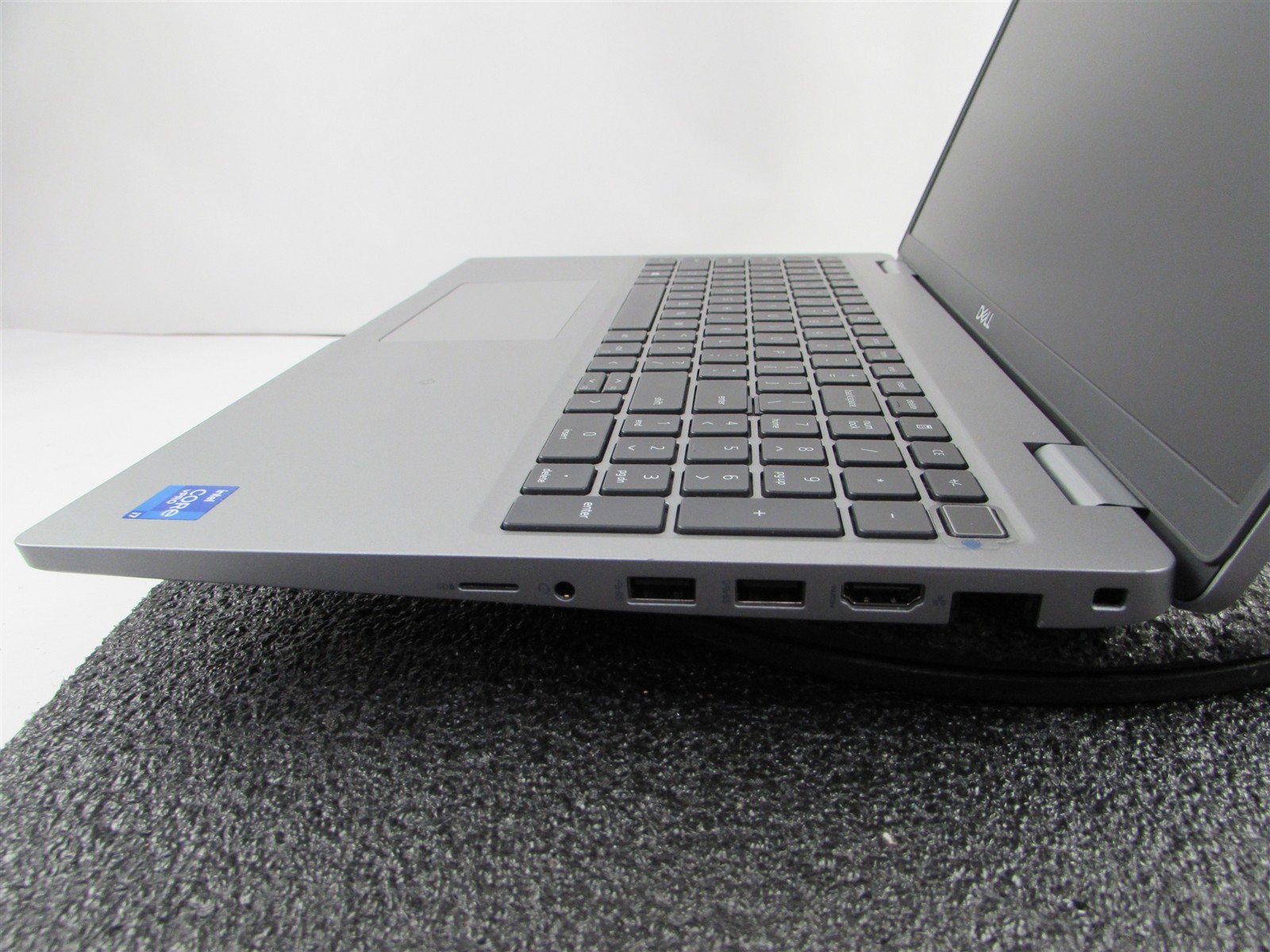 DELL LATITUDE 5520 1920X1080 FHD CORE I7-1185G7 NO SSD 8GB RAM NO O.S