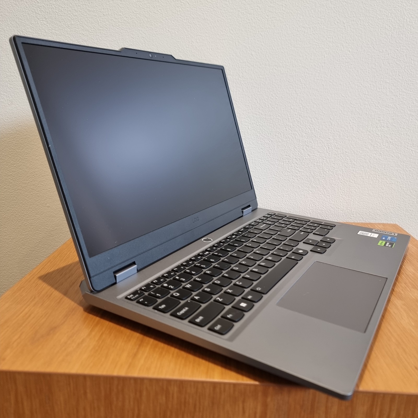 Lenovo LOQ 15 / i5-12450HX / RTX 2050 / 24GB / 1TB
