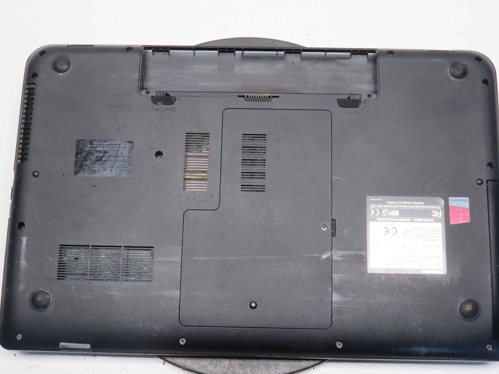 Toshiba Satellite C75D-A7370 AMD A6-5200 APU 2.00GHz 8GB NO HDD No Batt
