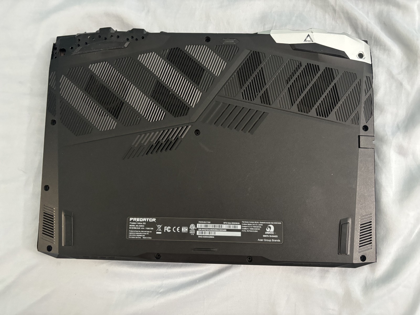 Acer Predator Triton 500 PT515-52-73L3 15.6″ (512GB SSD, Intel Core i7 10th…