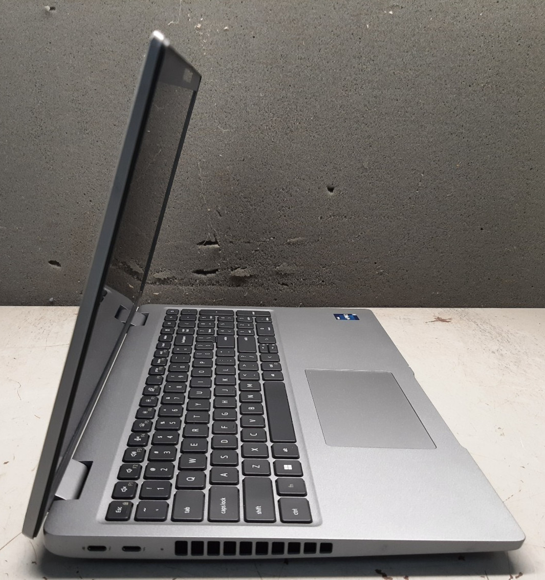 Dell Latitude 5540 15.6″ i5-1345u 8GB RAM 256GB SSD Windows 11 Touch