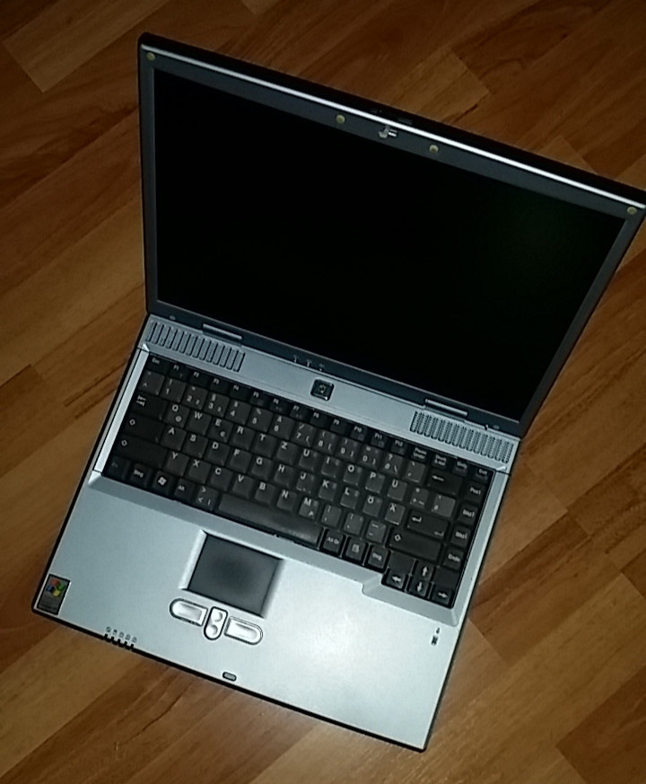 Terra 3000 – Windows XP Laptop – Model 8375 – Retro