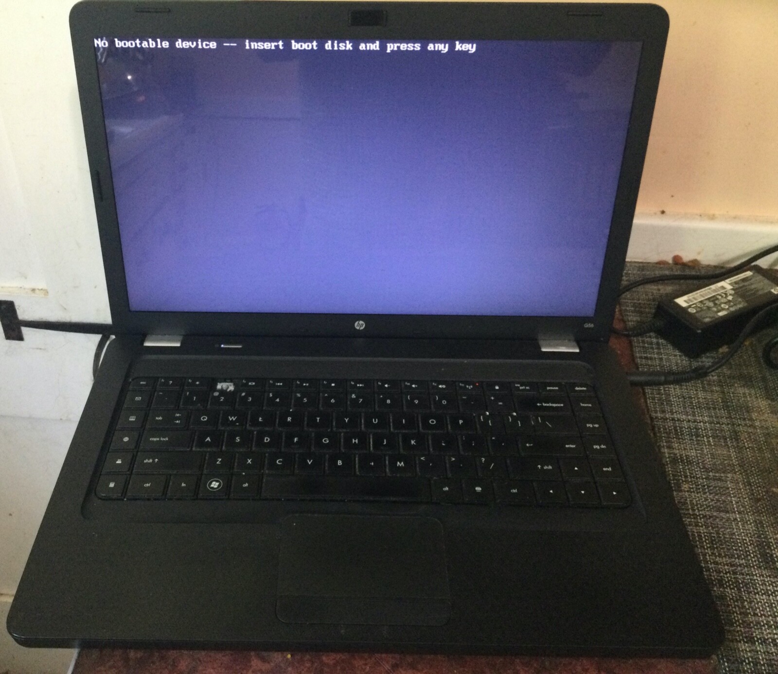 HP G56 Laptop 14 3/4″ with Charger , Speakers & MORE
