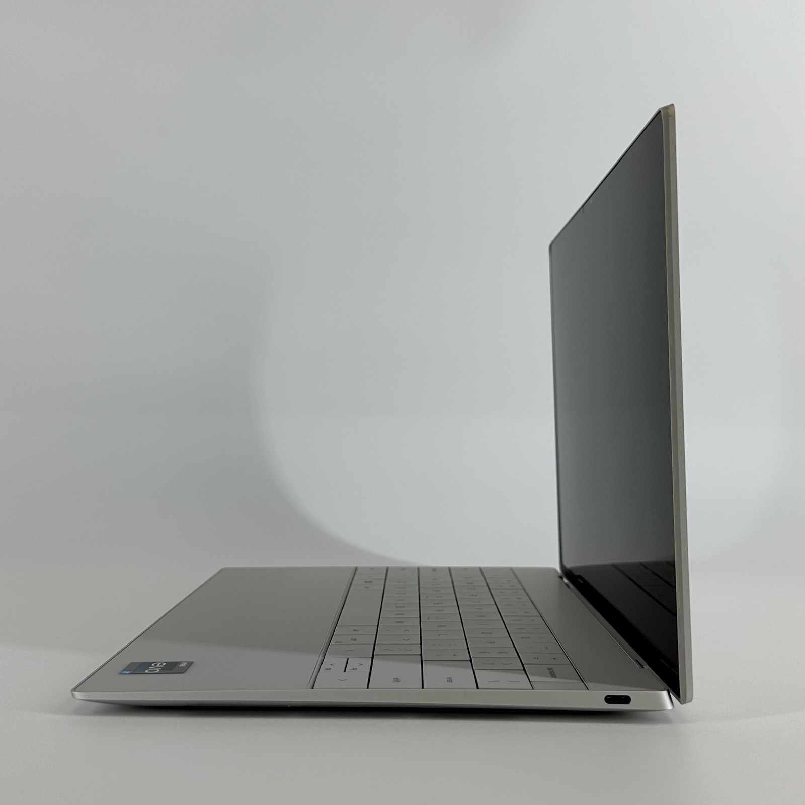 Dell XPS 13 Plus 9320 FHD+ TOUCH 2.2 GHz i7-1360P 32GB 512GB SSD Very Good