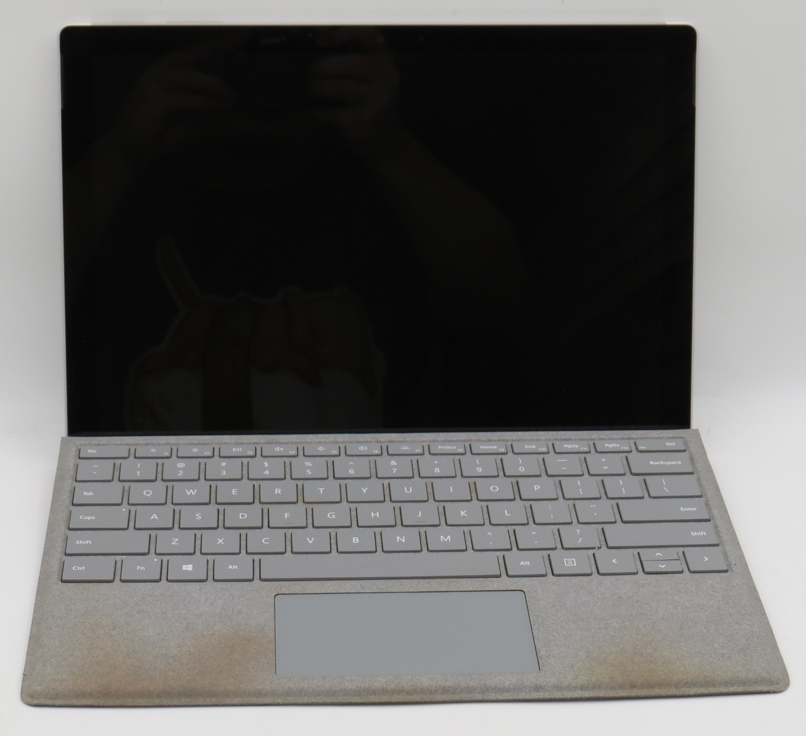 Surface Pro 5 i5-7300U @ 2.6GHz 8GB DDR3 12″ Touch 256GB HD No OS/AC