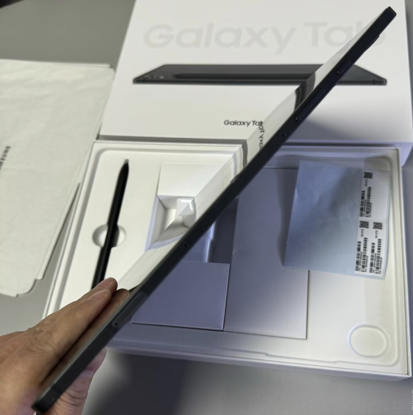 Samsung Galaxy Tab S9 11″ AMOLED 2X Snapdragon 8 Gen 2 Wi-Fi Android Tablet