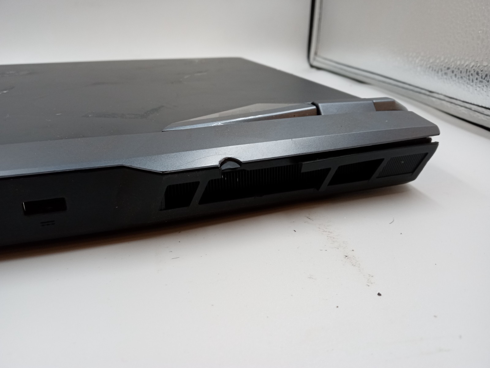 MSI GE76 Raider 11UE-1056US Intel i7-11800H Nvidia RTX 3060 – FOR PARTS – READ!