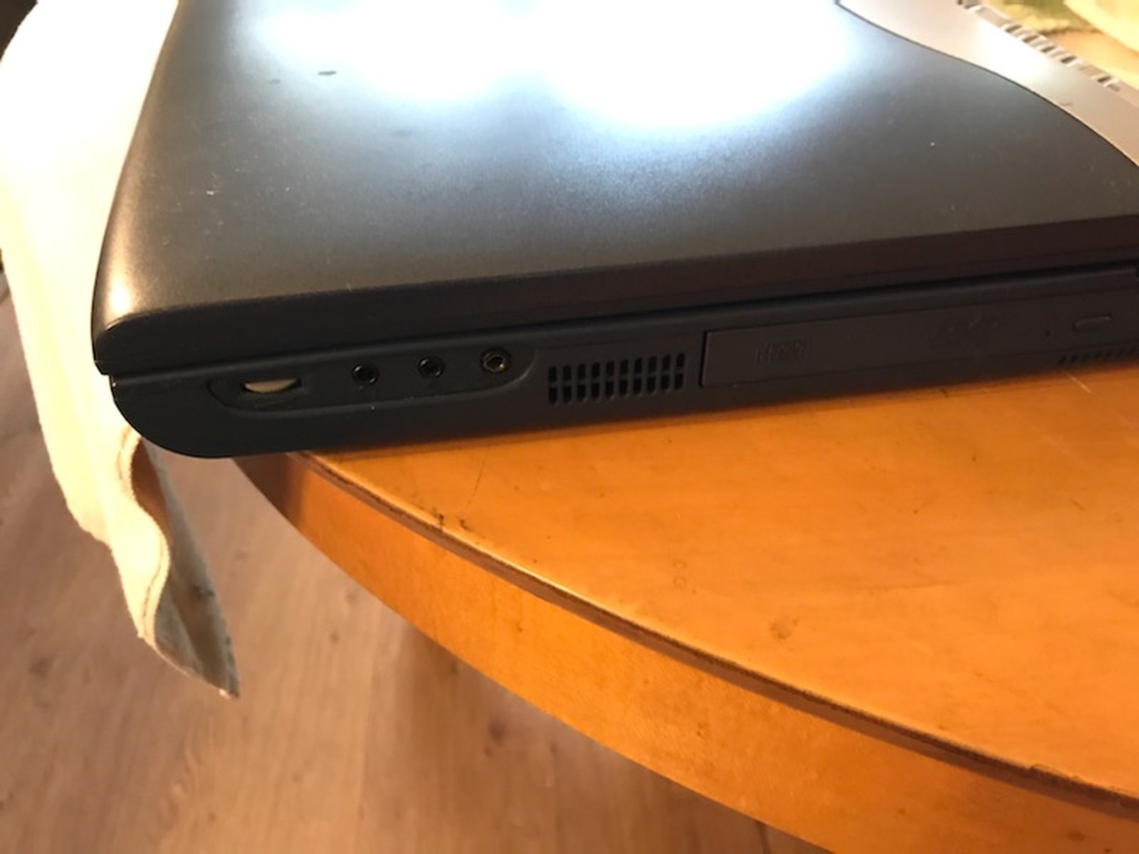Vintage Toshiba 2805-S202 Laptop Satellite Microsoft Windows Millennium Edition