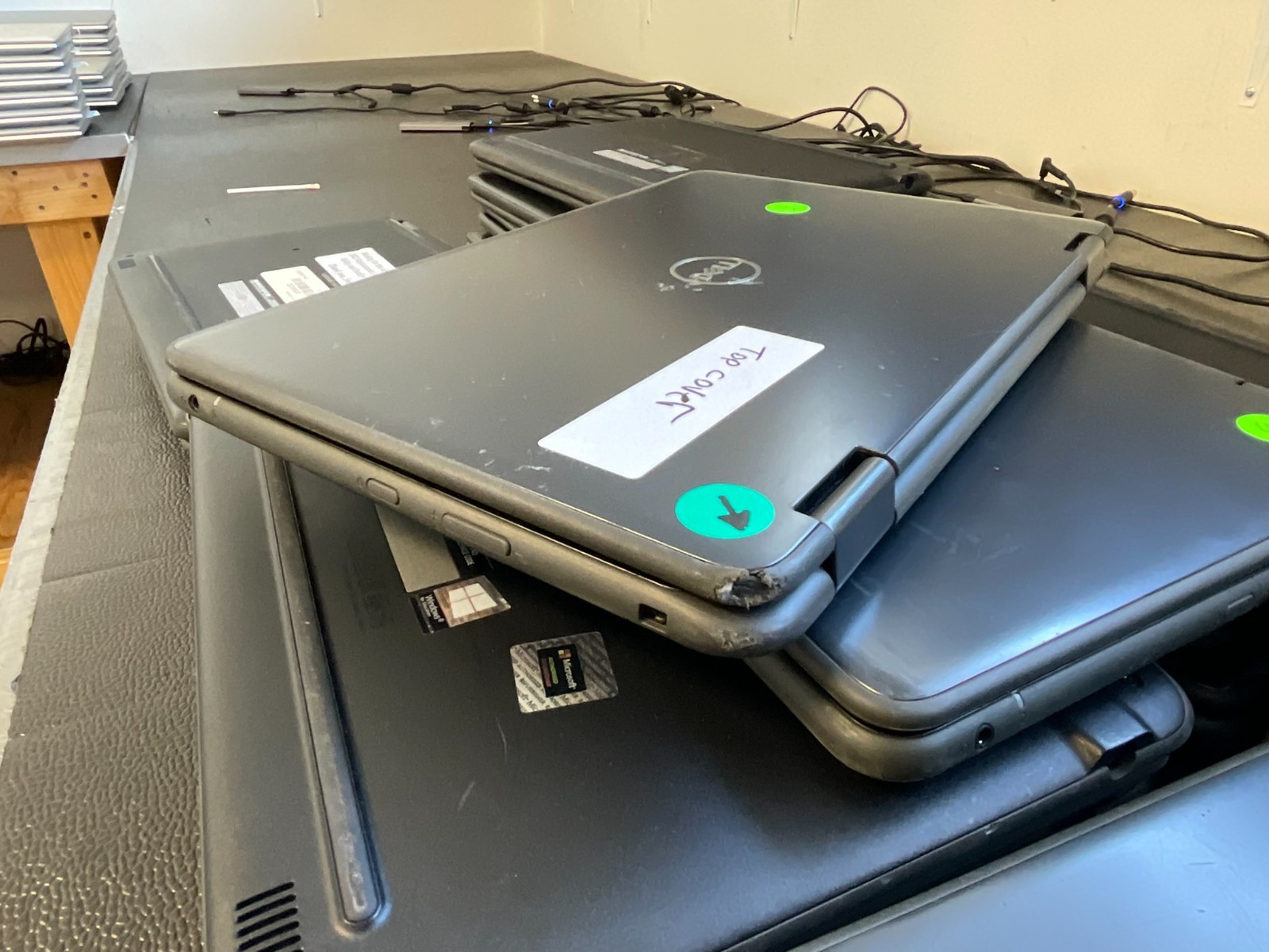 DELL LATITUDE 3190 2 IN 1 11.6 PENTIUM-N5030 CORE 3.1GHz 4GB 256GB SSD LOT OF 28