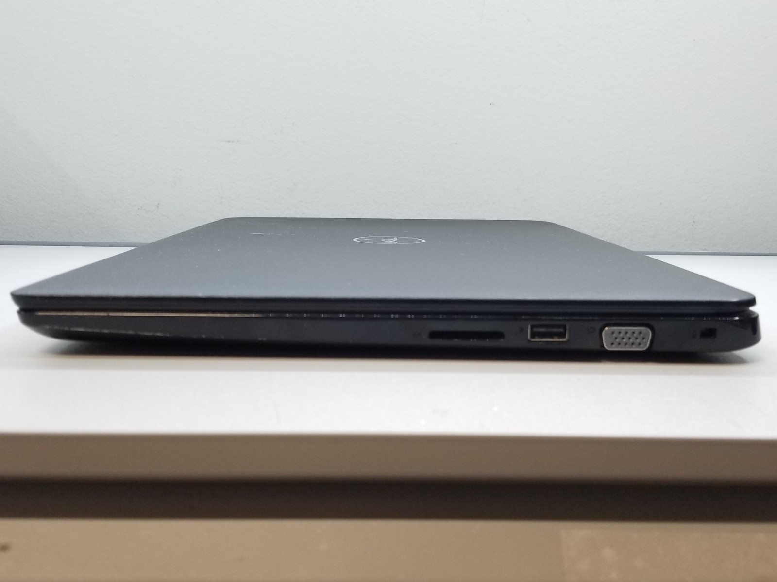 Dell Latitude 3500 15.6″ FHD i5-8265U 1.6GHz 8GB RAM 256GB NVMe Win 11 Pro WiFi