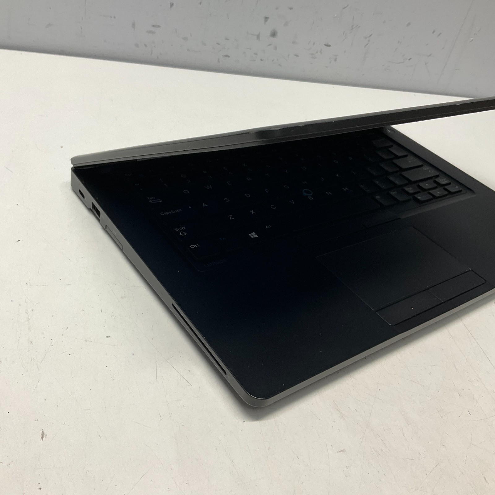 Dell Latitude 5480 14″ Intel Core i5-6300U 2.40GHz 8GB 128GB SSD Windows 10 Pro