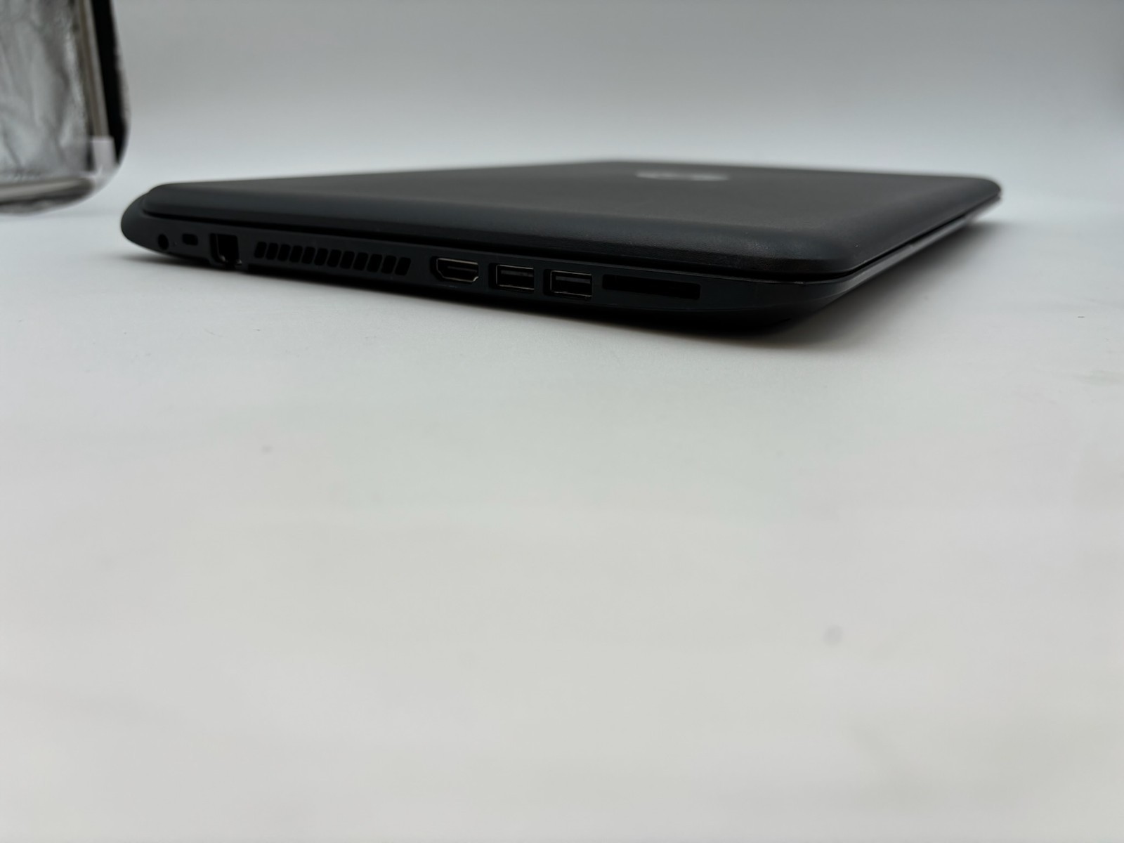 HP 15-f111dx Notebook PC 15.6″ 750 GB HDD 8 GB RAM A8-6410 APU Windows 10 Home