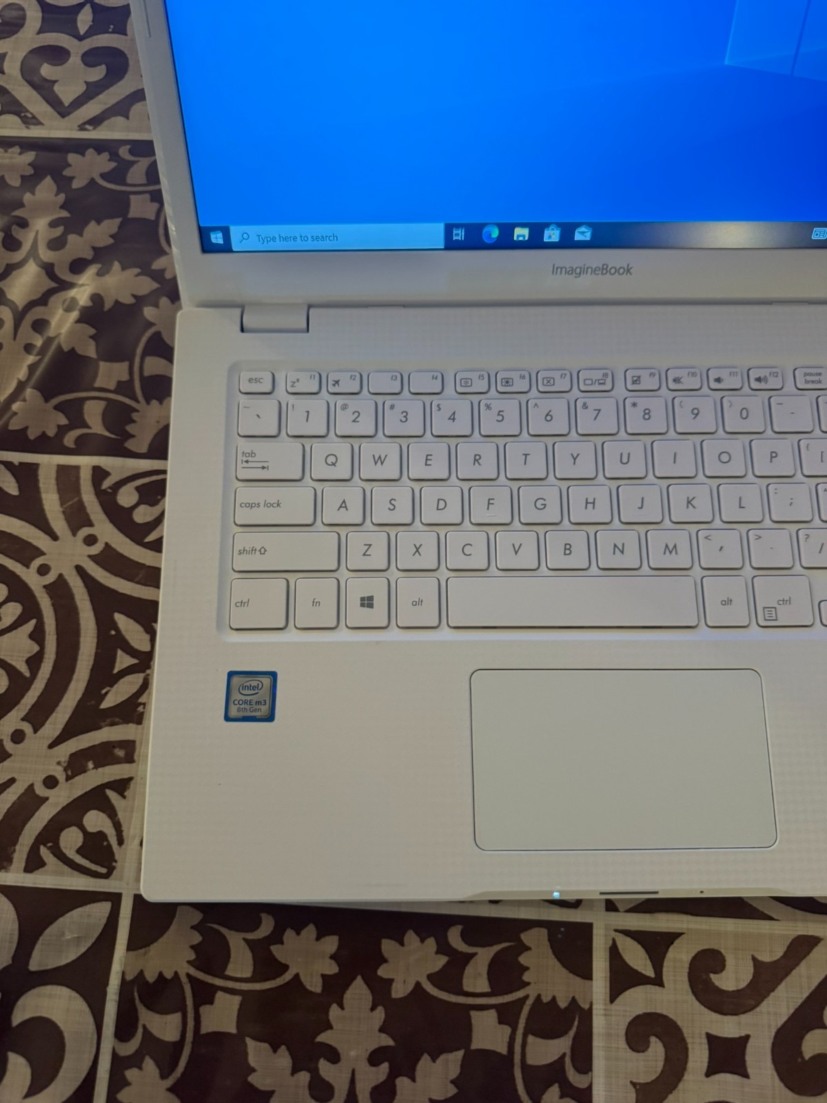 ASUS VivoBook MJ401TA m3-8100Y 4GB 120GB SSD Win10 w/ Charger