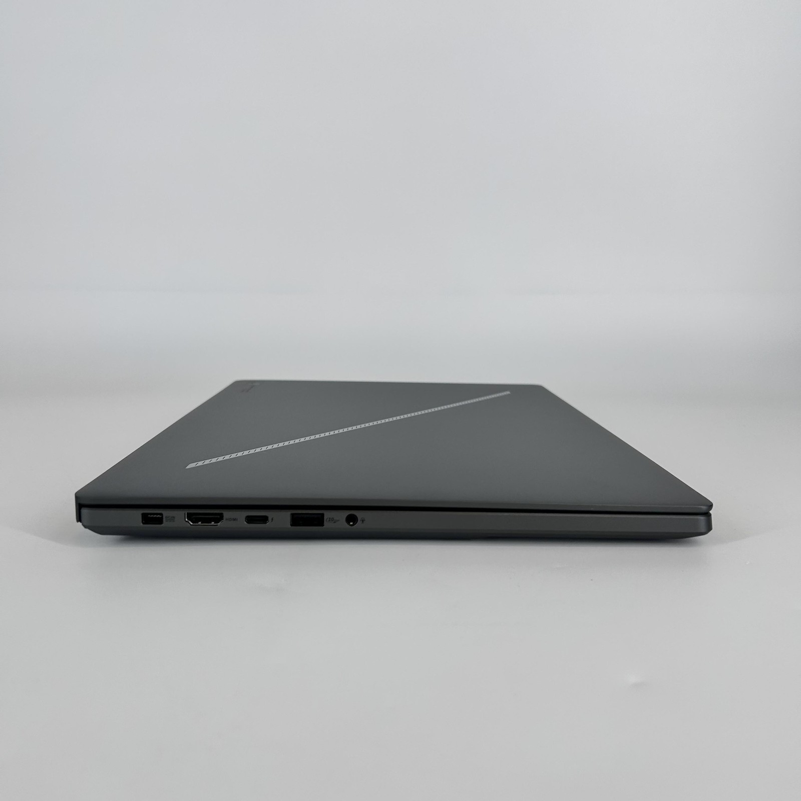 Asus ROG Zephyrus G16 GU605 16 240Hz QHD+ 2.9GHz Ultra 9 285H 32GB 2TB RTX 5080