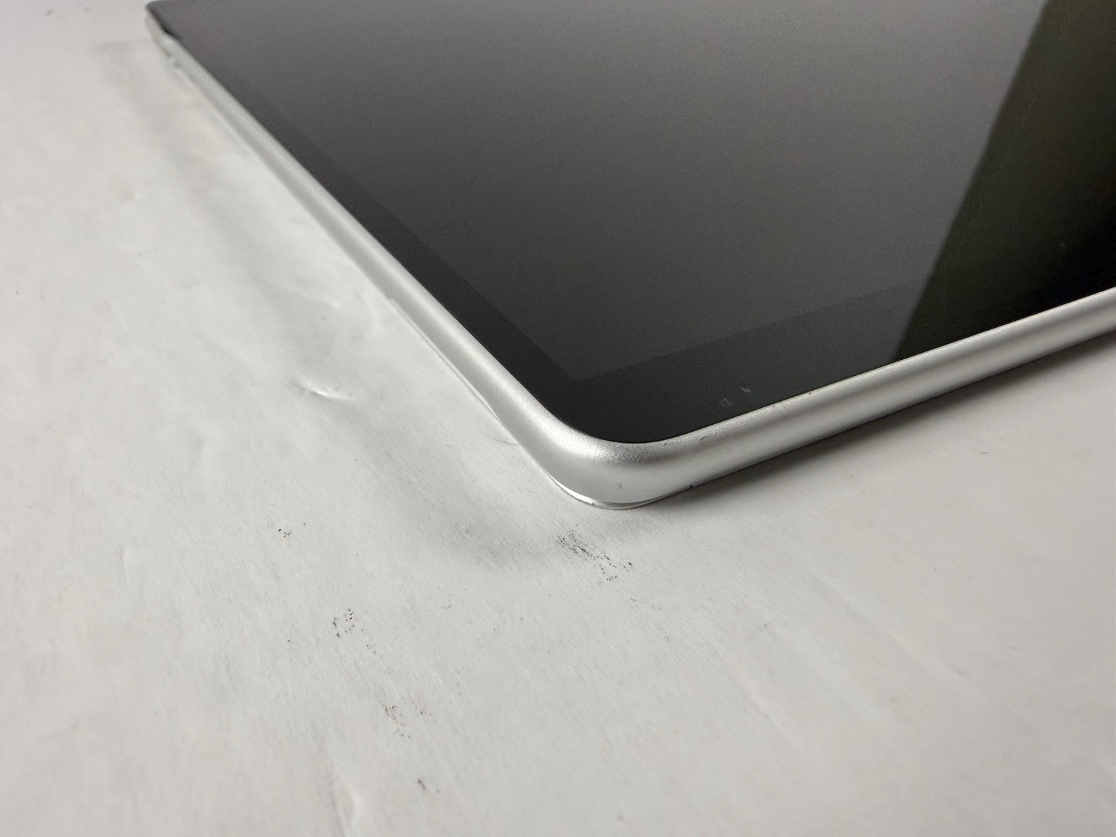Microsoft Surface Pro 8 (1982) i5-1145G7 – 16GB RAM – 256GB 120Hz – Win 11 Pro