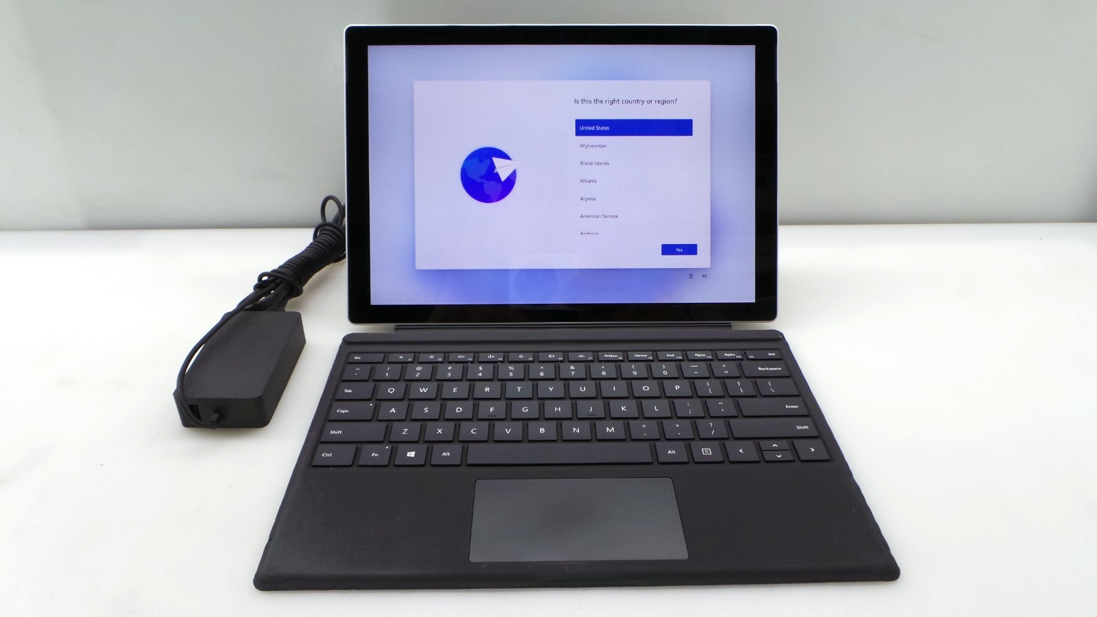 Microsoft Surface Pro 7+ 12.3″ i7-1165G7 2.80GHz 16GB RAM 256GB SSD | WIN 11 PRO