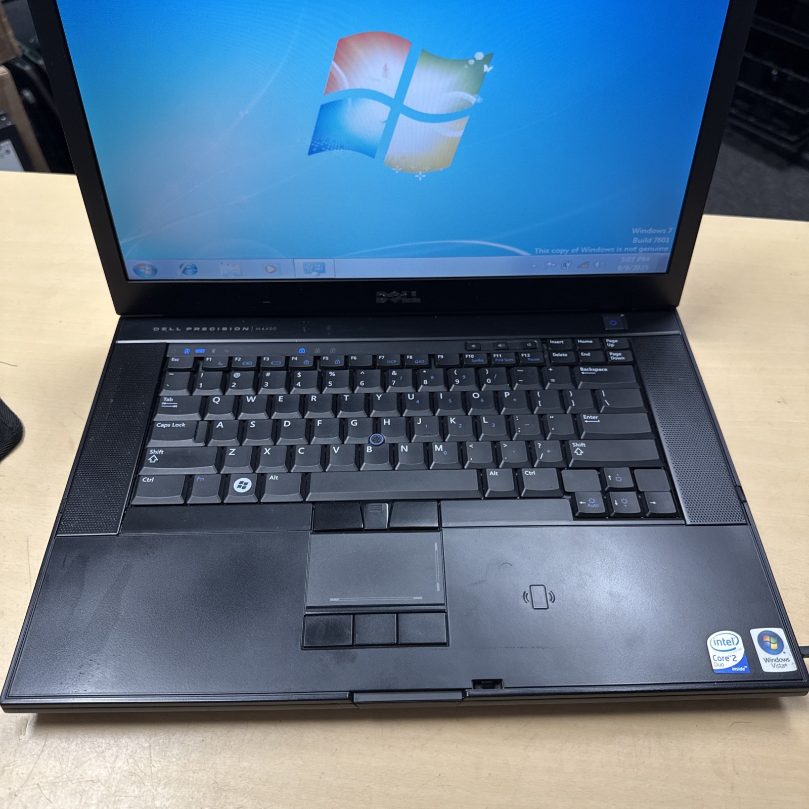 *READ Dell Precision M4400 Core 2 T9400 4GB DDR2 FX 770M
