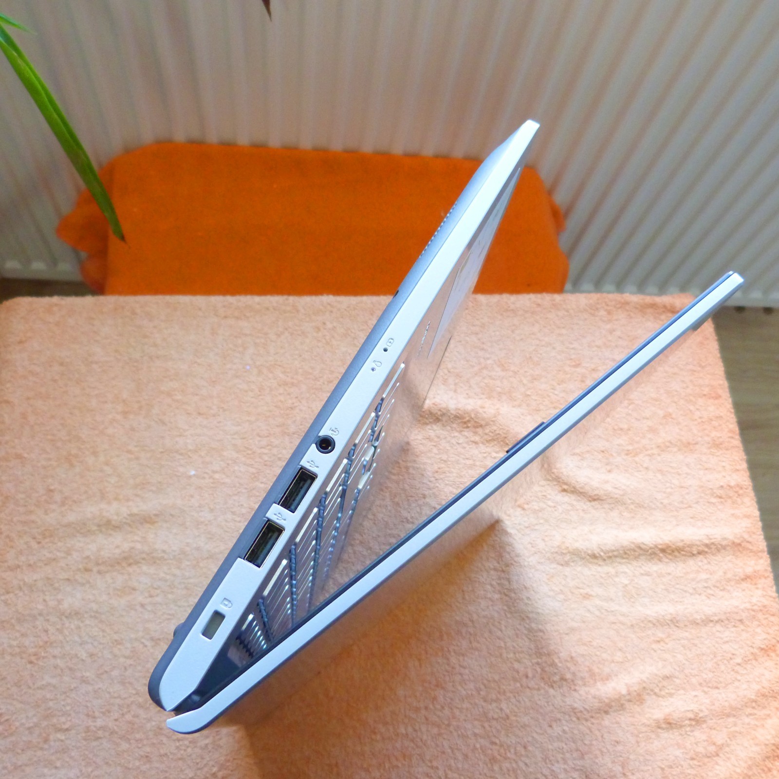 Asus F515 Vivo UltraBook 15 inch FULLHD l 3.00GHz 11GEN Intel I 20GB RAM I SSD