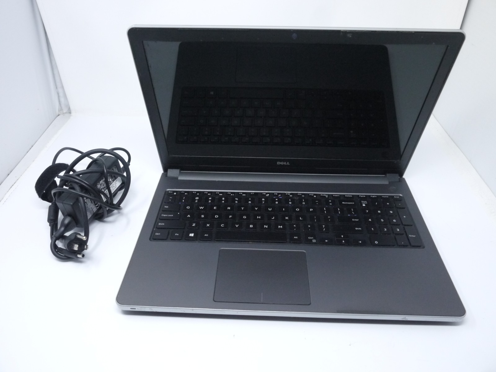 Dell Inspiron 5559 15.6″ Laptop – Core i5-6200U / 4GB / 250GB HDD / New Battery