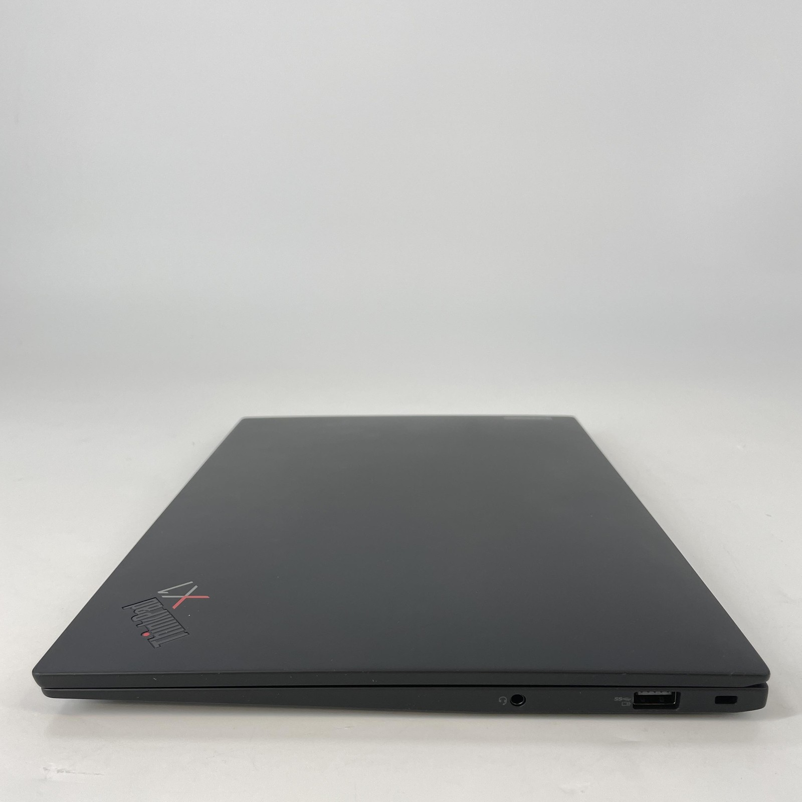 Lenovo ThinkPad X1 Carbon Gen 10 14 FHD+ 1.7GHz i5-1240P 8GB 256GB SSD Very Good