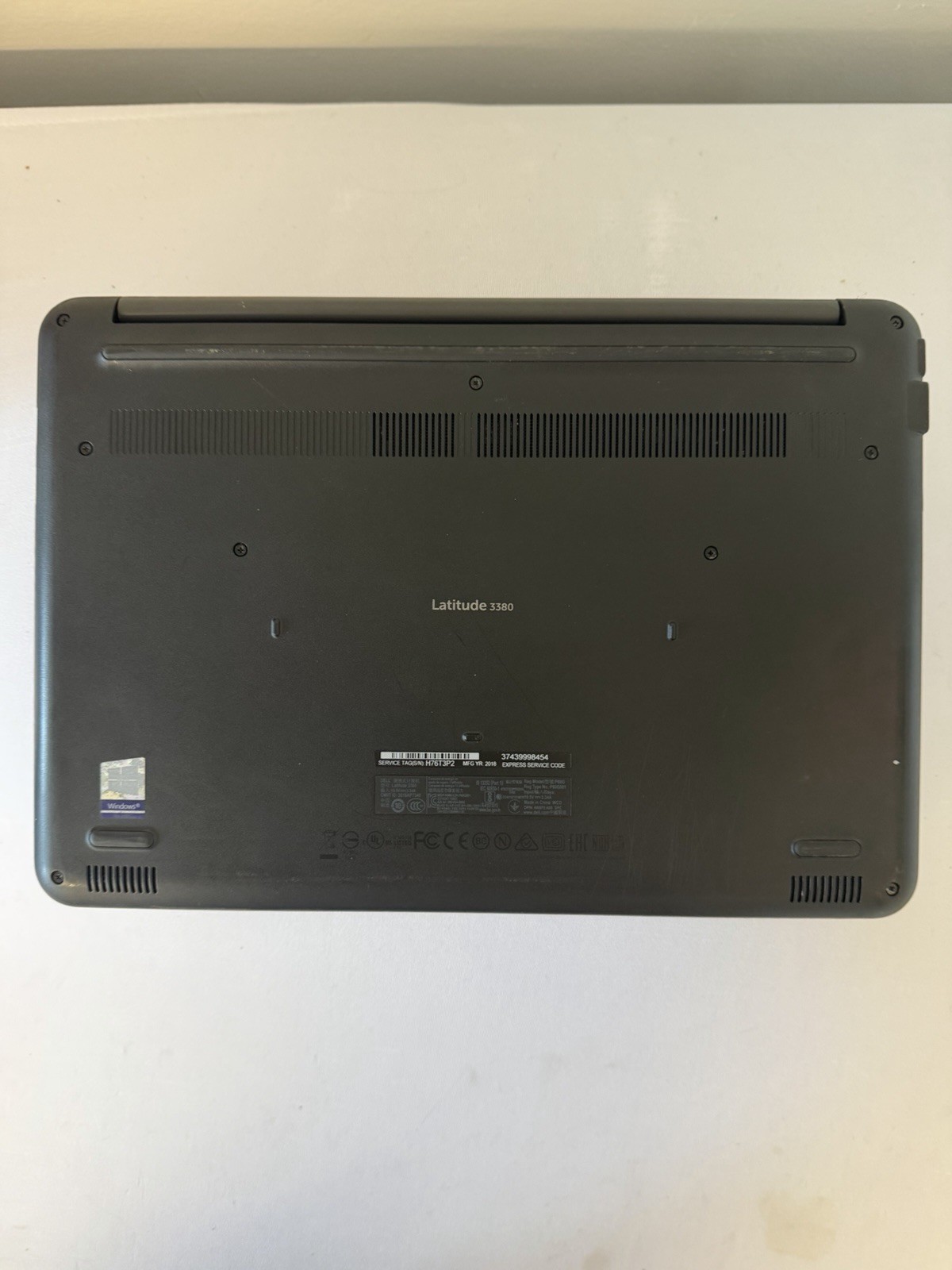 Dell Latitude 3380 Laptop – Good Screen – Intel i3-6006U – RAM 4 GB – Read Des