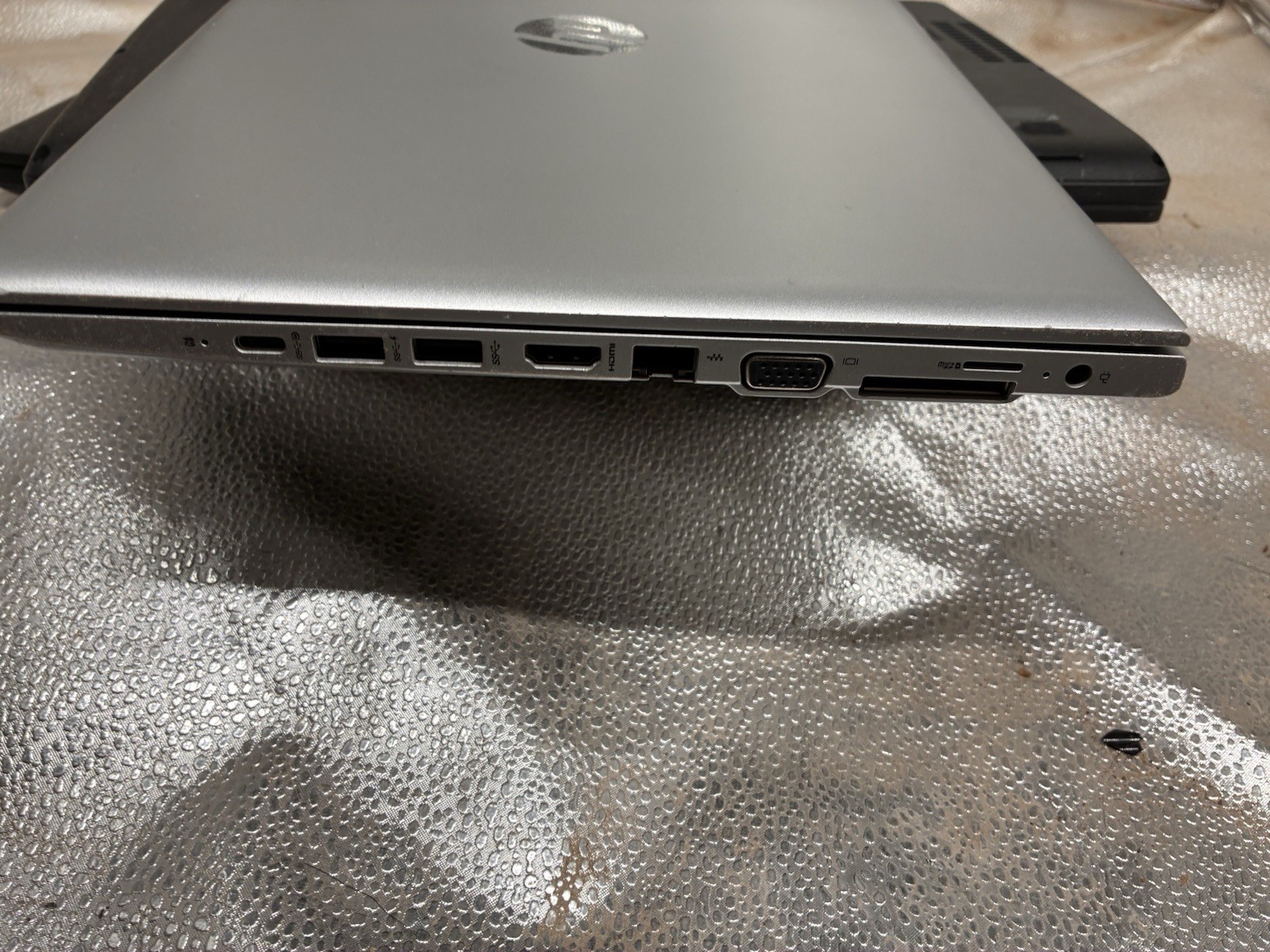 HP HP ProBook 640 G4 i5-8250U 1.60 GHz No RAM No SSD No Adapter READ