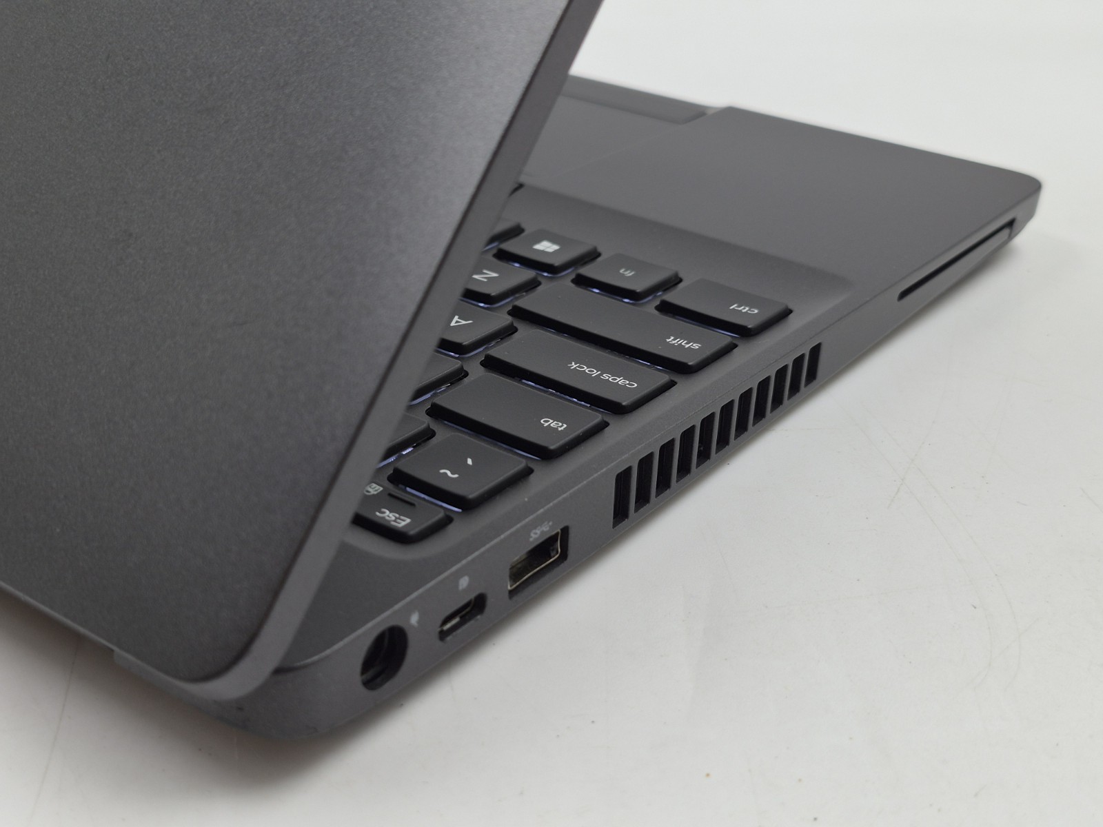 Dell Latitude 5500 Laptop i7-8665U 1.90GHz 16GB RAM 512GB NVMe SSD Win 11 Pro