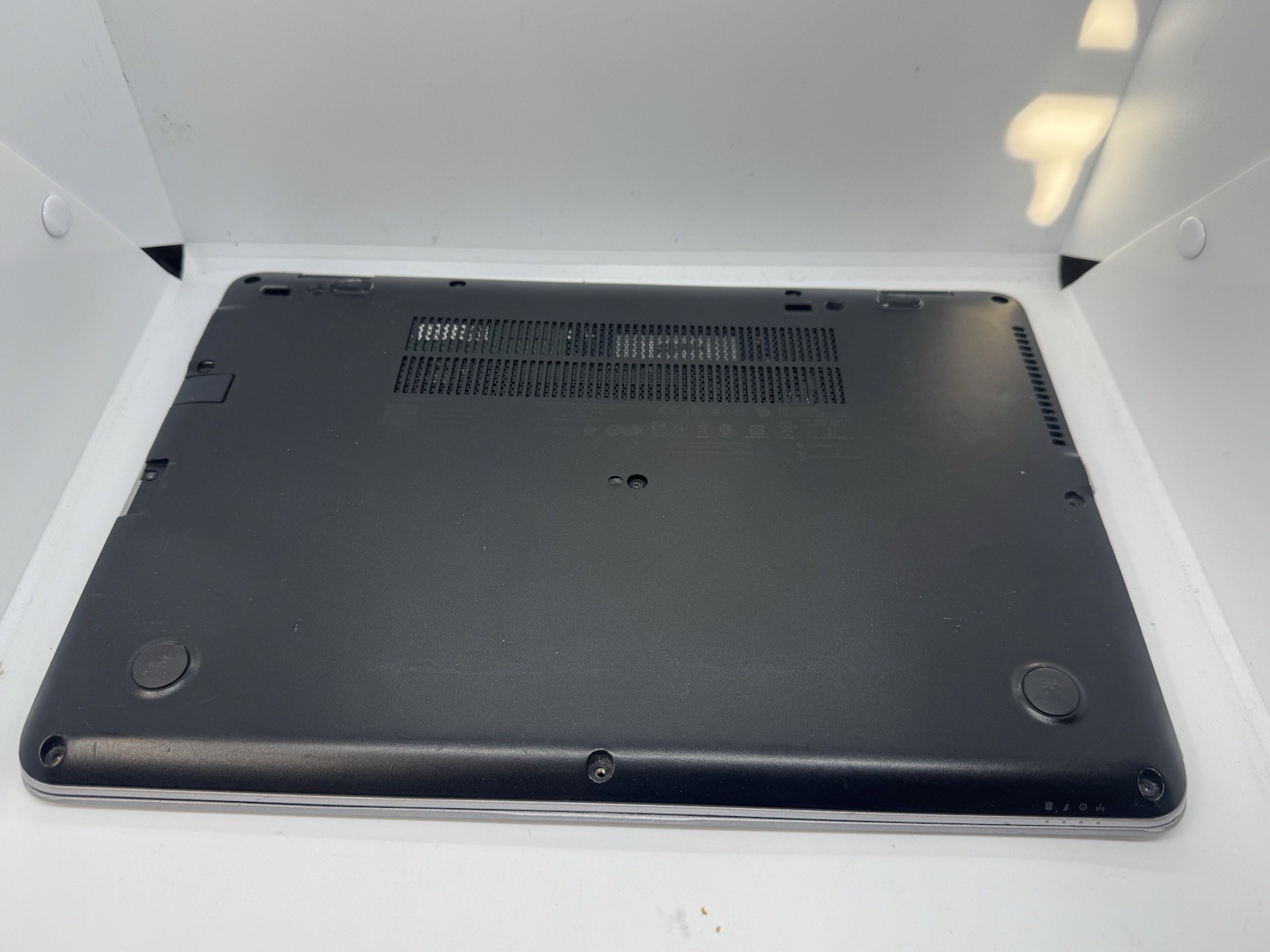 HP Elitebook 840 G3 14” (256GB SSD, Intel Core i7 6th Gen., 2.60 GHz, 8GB)…