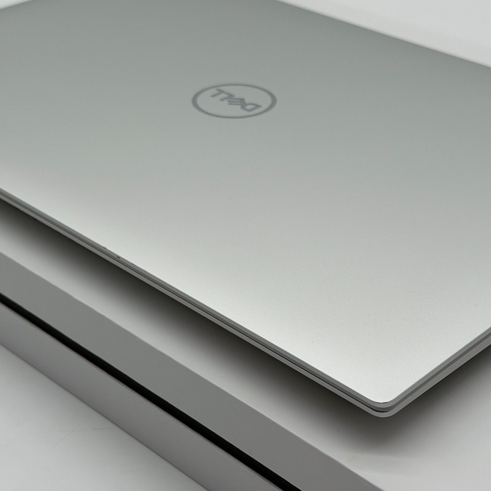 Dell XPS 16 9640 Platinum UHD+ TOUCH 5.1GHz Ultra 9 185H 32GB 1TB SSD RTX 4060