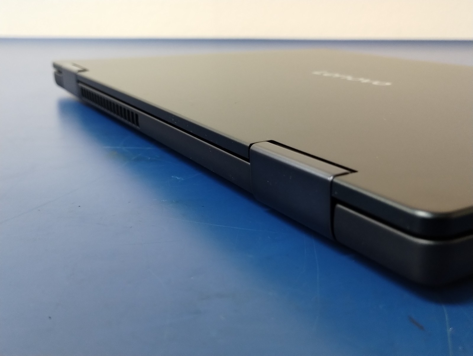 Lenovo IdeaPad 5 2-in-1 14AKP10 AMD Ryzen AI 7 350, 2.00 GHz 16 GB RAM 1 TB NVMe