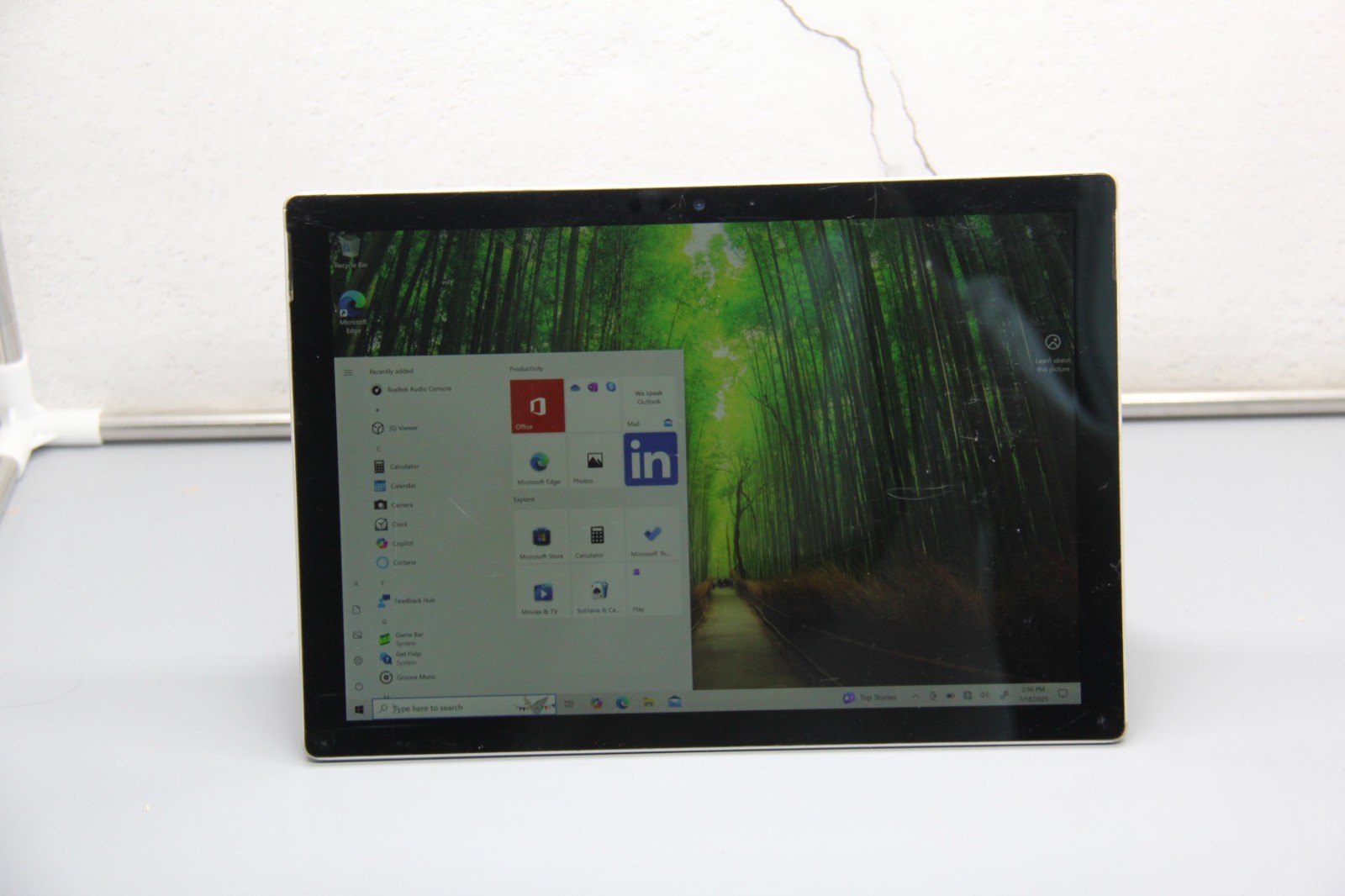 Microsoft Surface Pro 5 1796 12.3″ M3-7Y30 1.6GHz 4GB RAM 128GB SSD