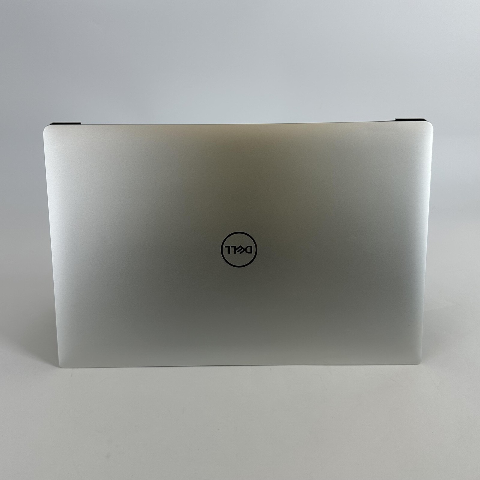 Dell XPS 15 7590 Gray 4K i9-9980HK 2.40GHz 32GB 1TB SSD NVIDIA GTX 1650 Good