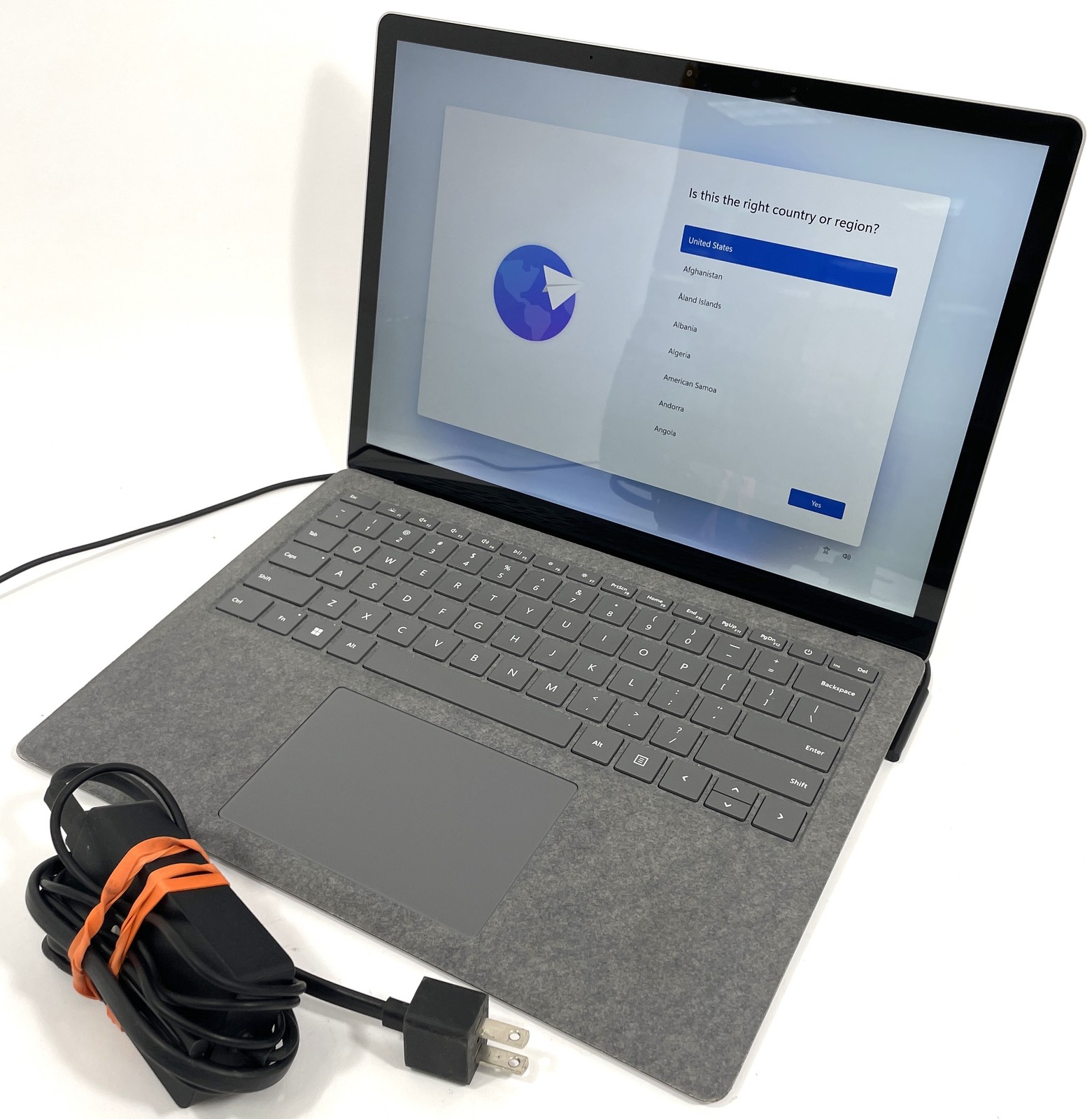 Microsoft Surface Laptop 5 1950 i7-1265U 512GB SSD 16GB RAM Iris Xe – Win 11 Pro