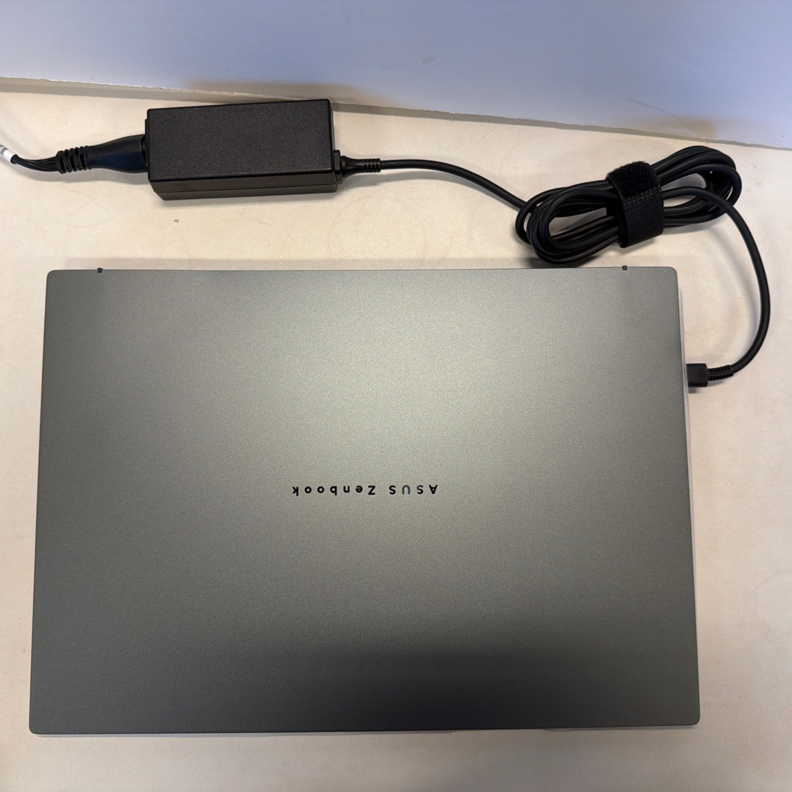 ASUS Zenbook 14″ WUXGA OLED Touch Laptop Intel Core Ultra 7 255H 16GB RAM 512GB