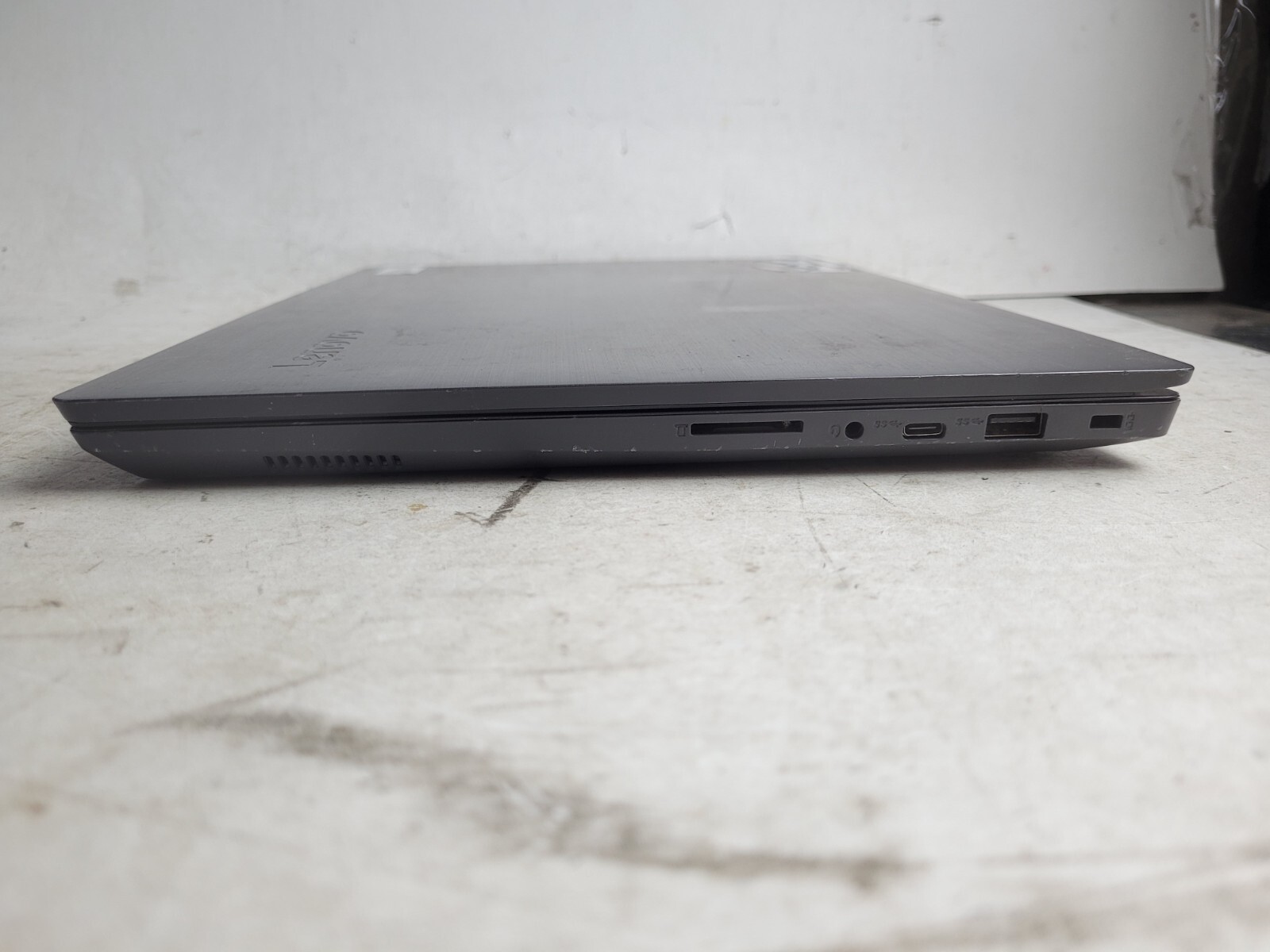 Lenovo V330-14ARR w/AMD Ryzen 3 2200U, 4GB RAM, 14″ Laptop for Parts #1411