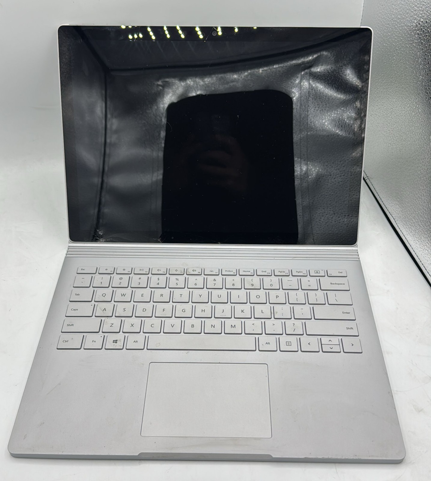 Microsoft Surface Book 2 13.5″ Intel Core i5-8650 GTX 1050 8GB RAM 256 GB – S…