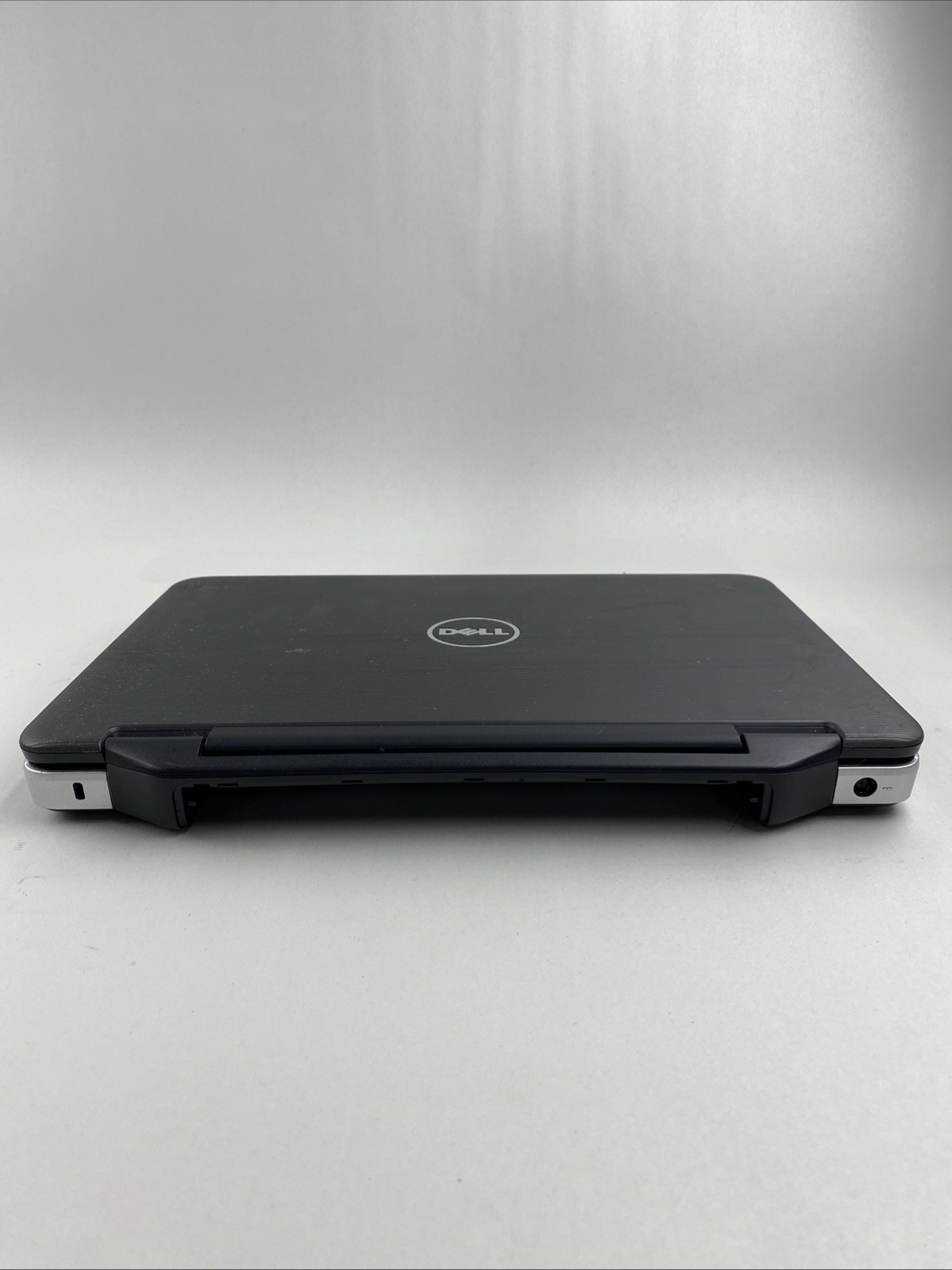 Dell Vostro 1440 Core i3-M370 2.40GHz 2GB RAM 14.0″ No Battery No HDD No OS