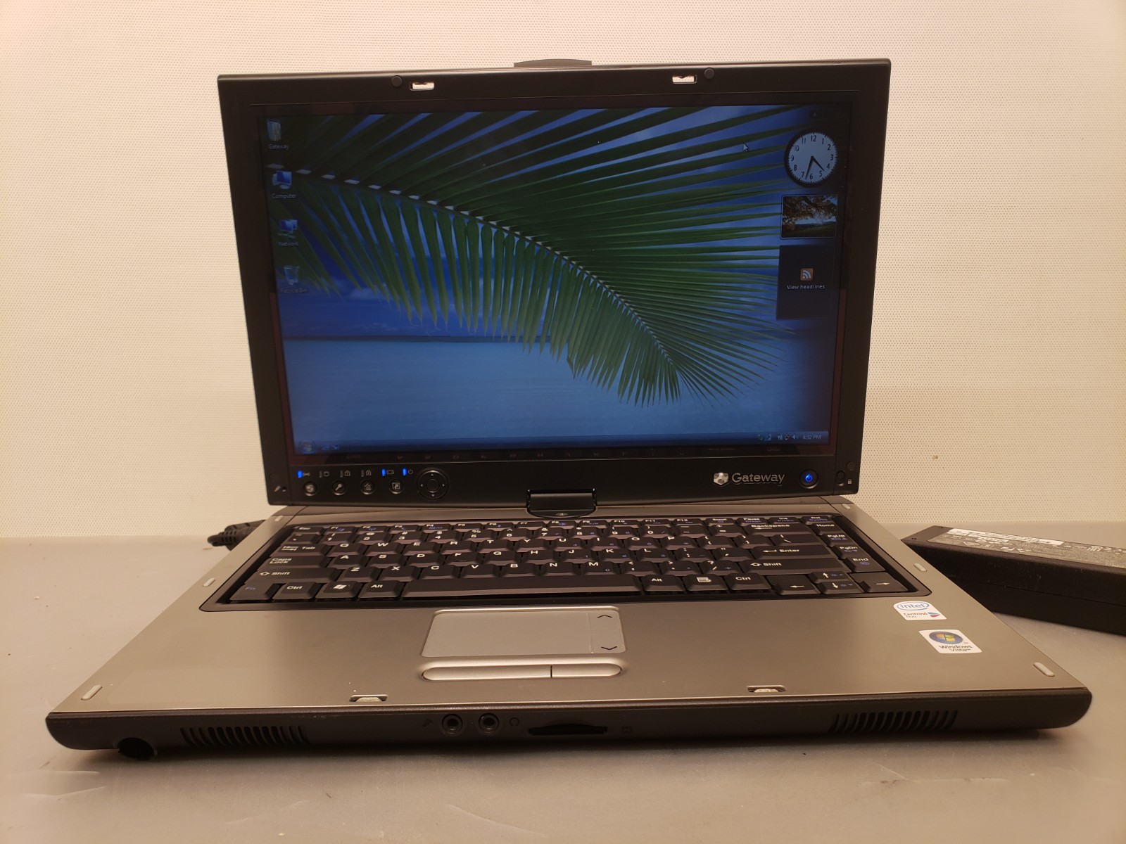 Vintage Gateway TA6 CX210X 14″ Tablet Laptop Convertible C2D Vista Ultimate SSD