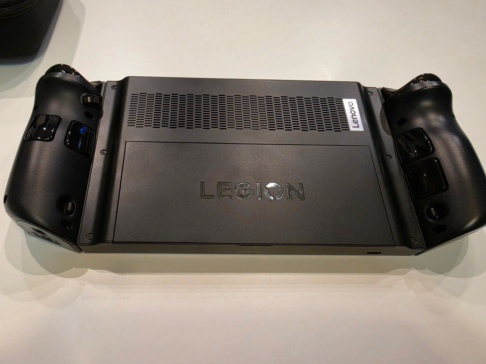 Lenovo Legion Go Z1 Extreme 16GB RAM, 2TB SSD, Power Cable, Case, Extras