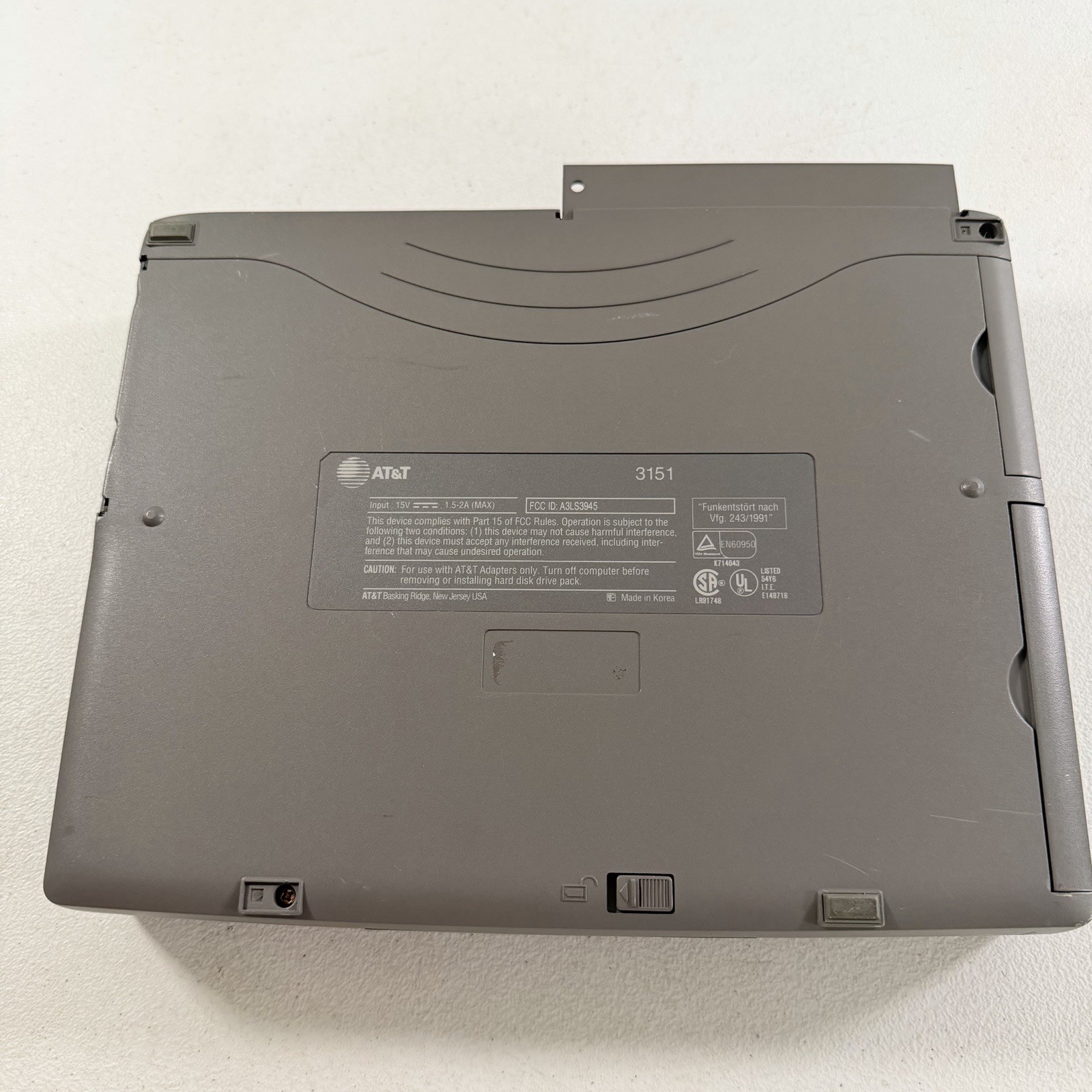 Vintage Retro AT&T Safari 3151 Laptop Computer POWERS ON NO BOOT DEVICE READ