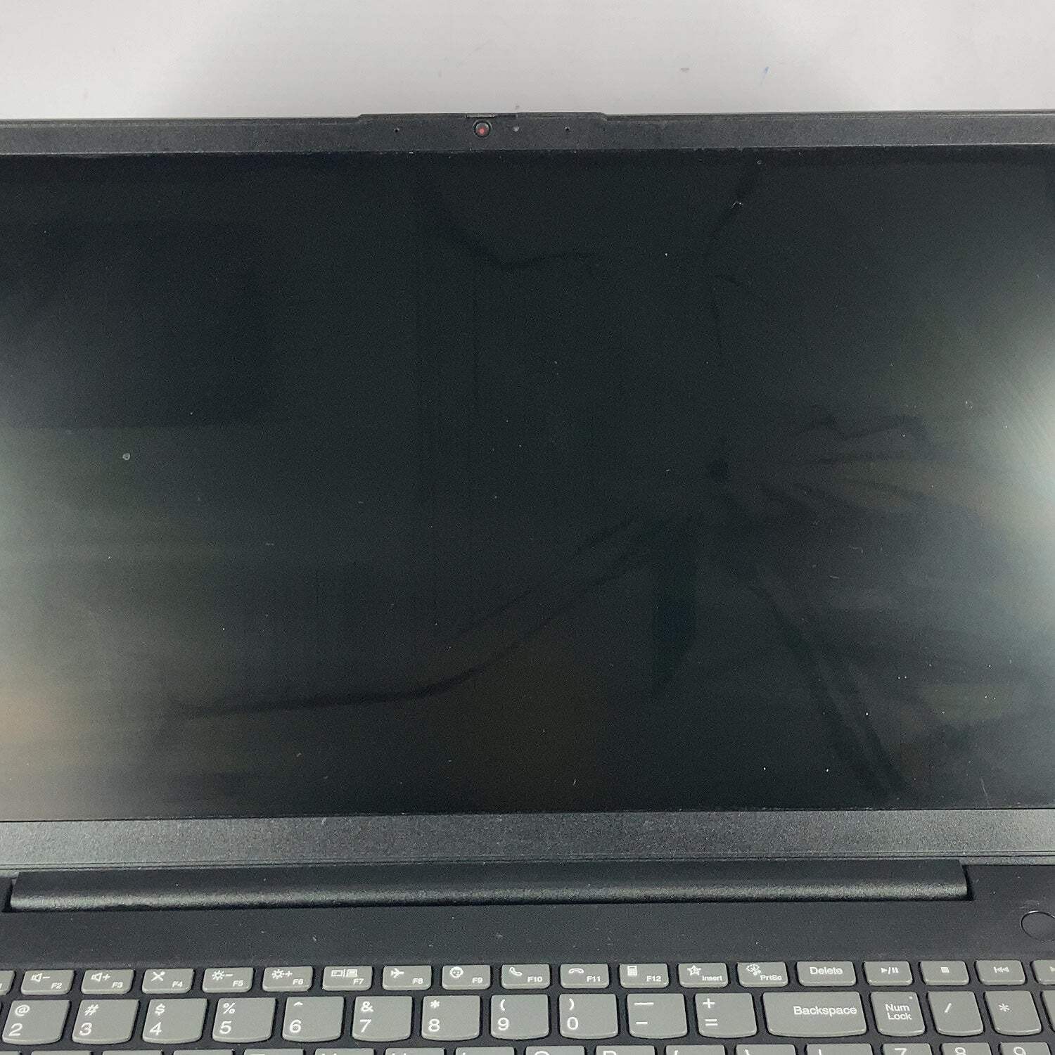 Broken Lenovo V15 G2 ITL 15.6″ i5-1135G7 2.4GHz 8GB RAM FOR PARTS READ