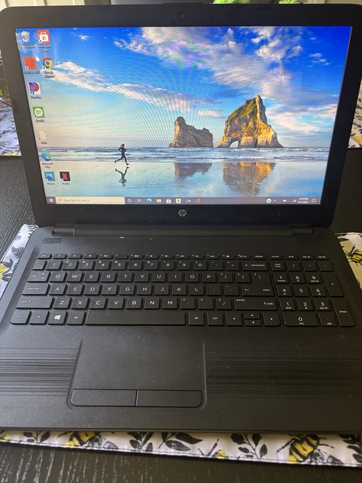 HP Notebook 15.6in AMD A6 2.00GHz 4GB Win10 Home Radeon R4 Webcam Black