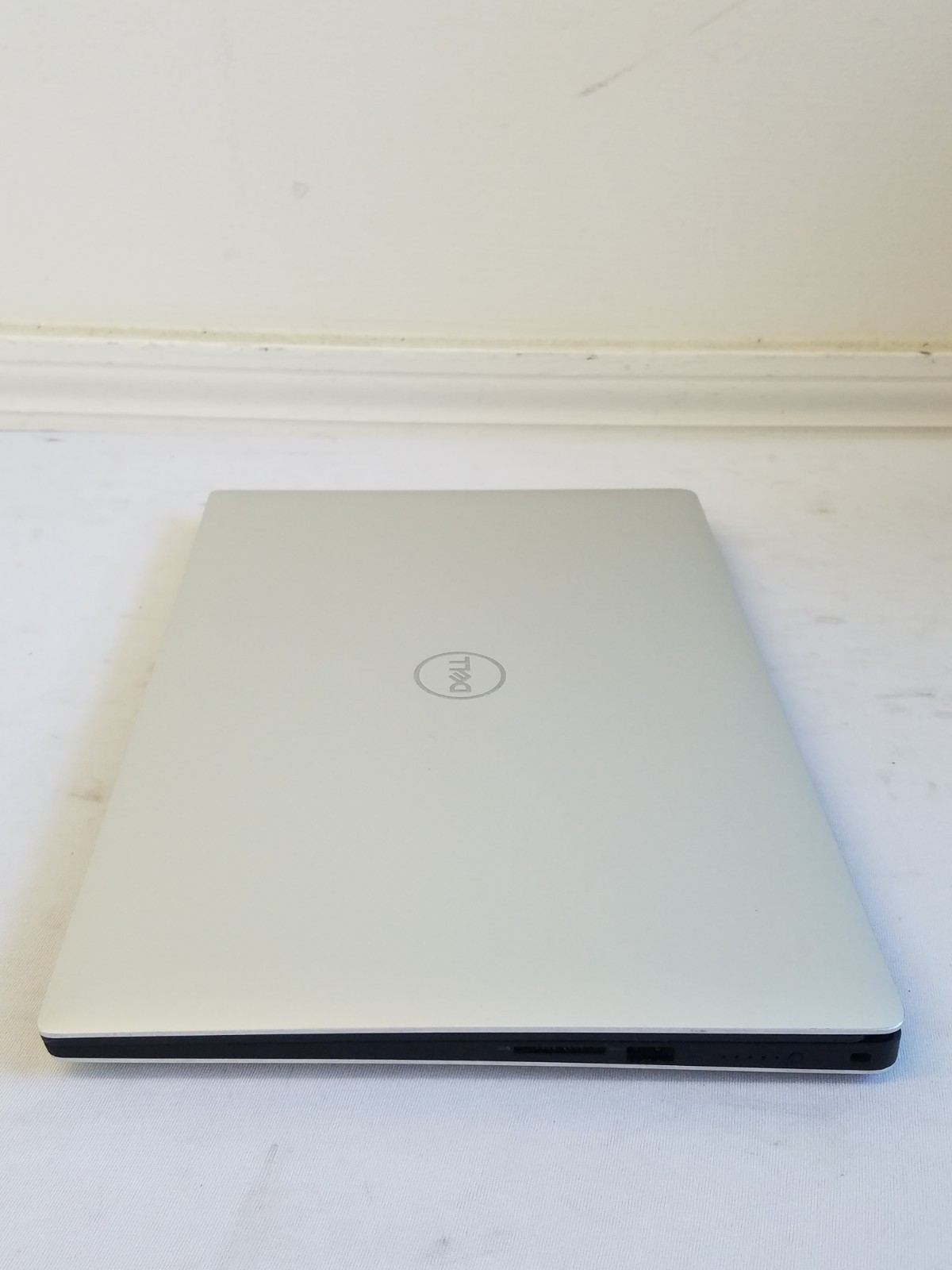 Dell Precision 5540 Laptop – Intel i9 Gen 9 – 32GB RAM – 240GB SSD – Windows 10