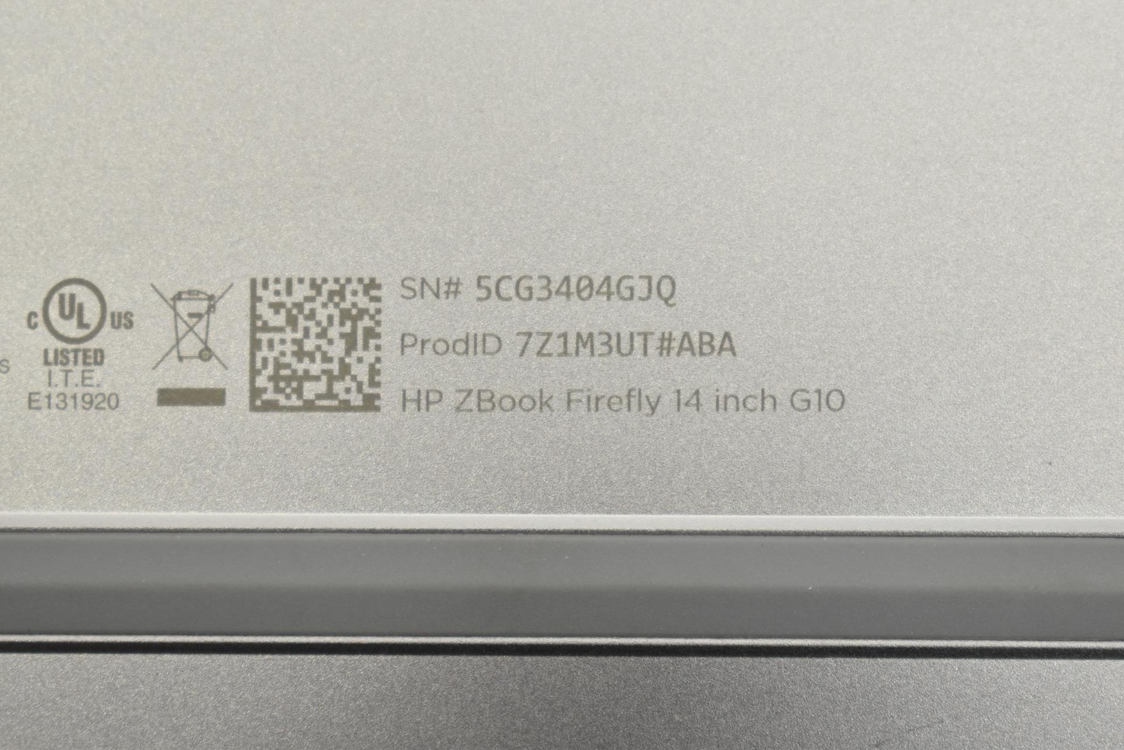 HP Z Book Firefly 14 G10 Touchscreen Laptop i5-1340P 16GB 256GB SSD 14″ No OS