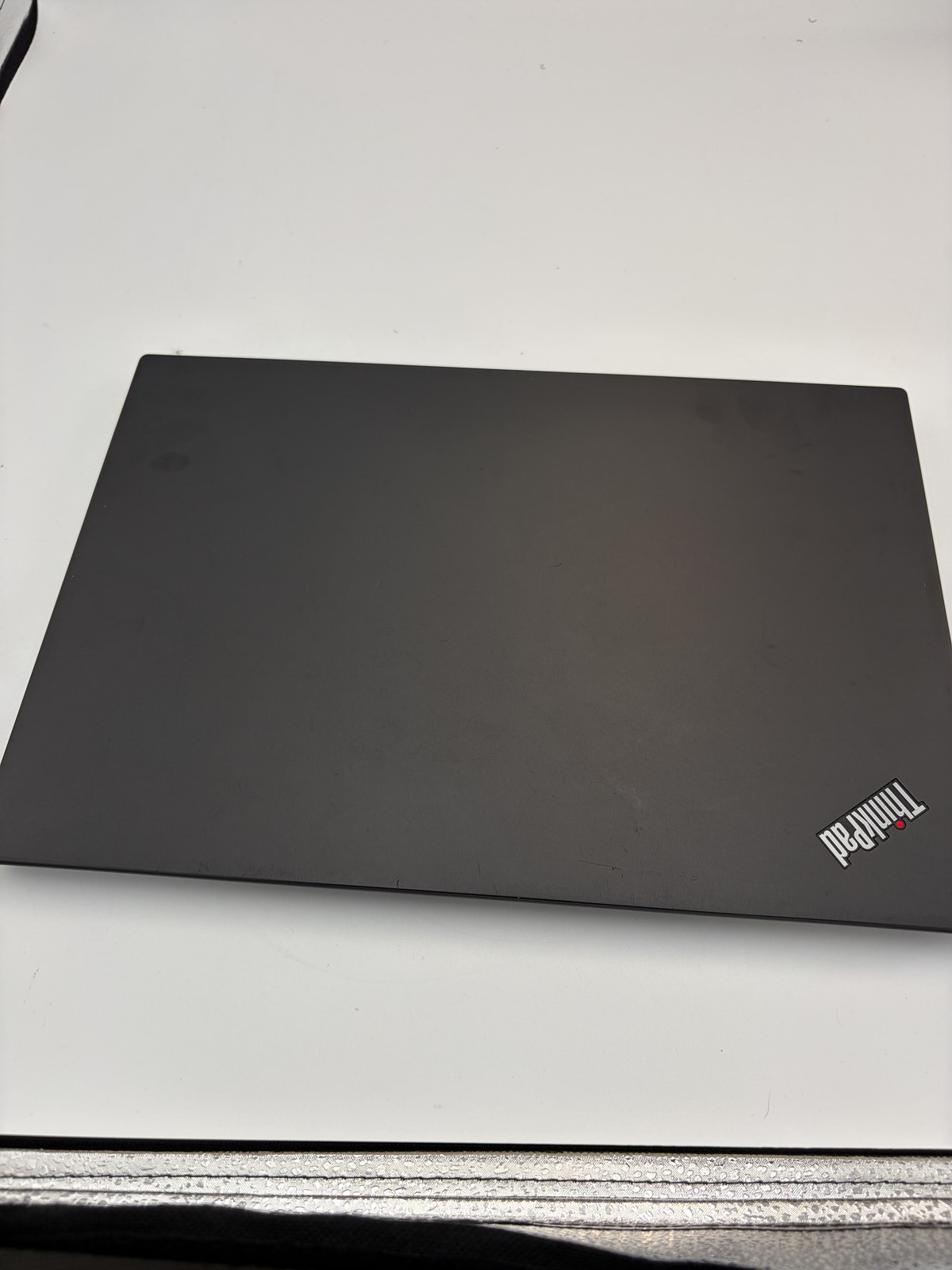 Lenovo ThinkPad T490s (2019) Intel(R) Core(TM) i7-8565U CPU @ 1.80GHz 8GB RAM 25