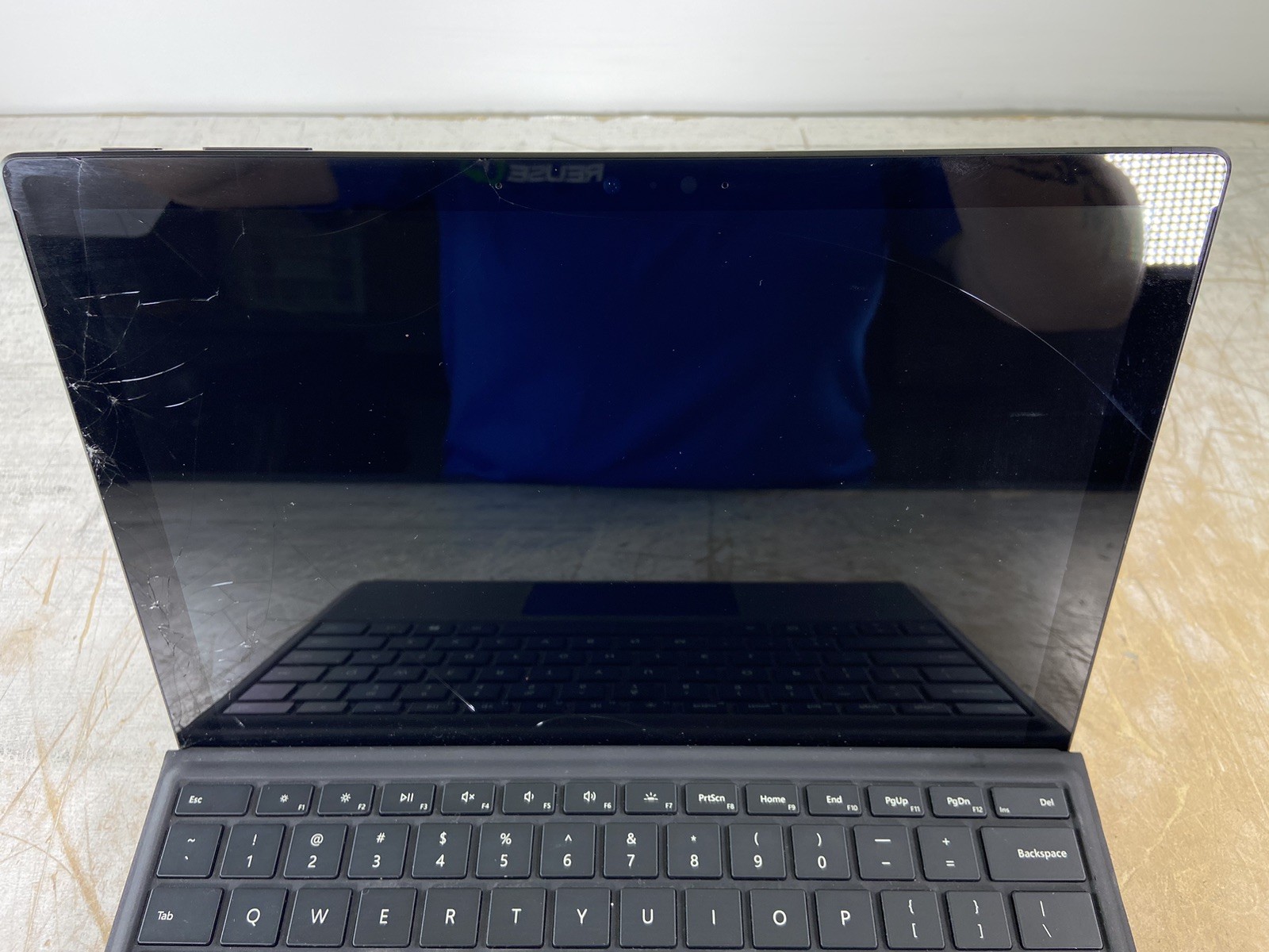 MICROSOFT SURFACE 1866 i5-1035G4 @ 1.1 GHz, 8GB RAM, 256GB SSD, WINDOWS 10